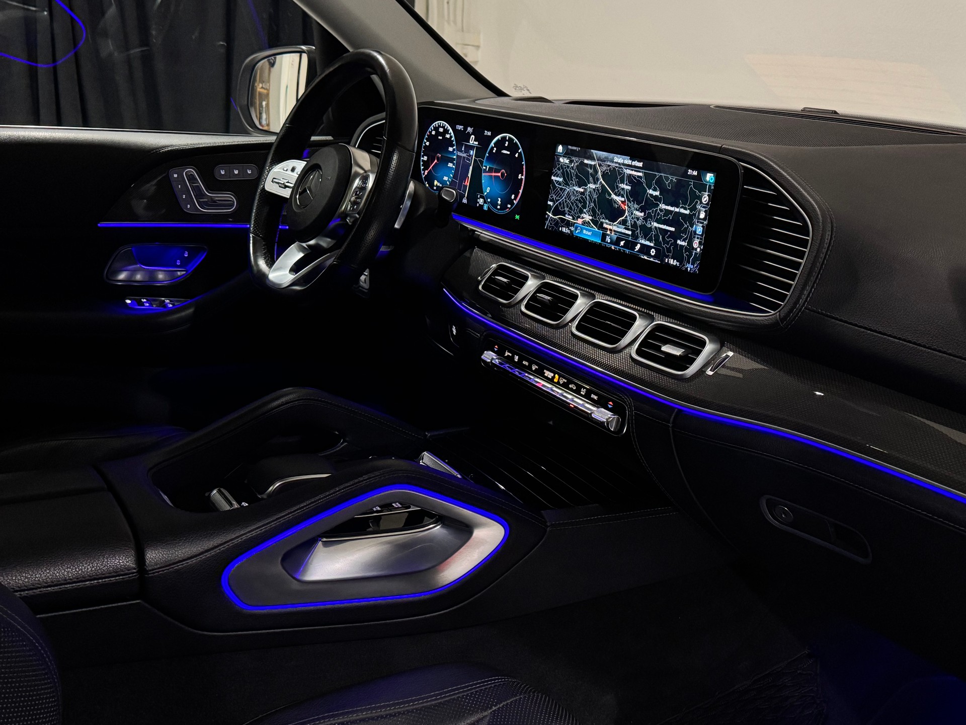 MERCEDES-BENZ GLE 300 d 4Matic AMG Line 9G-Tronic | CH | AHK |-image-12
