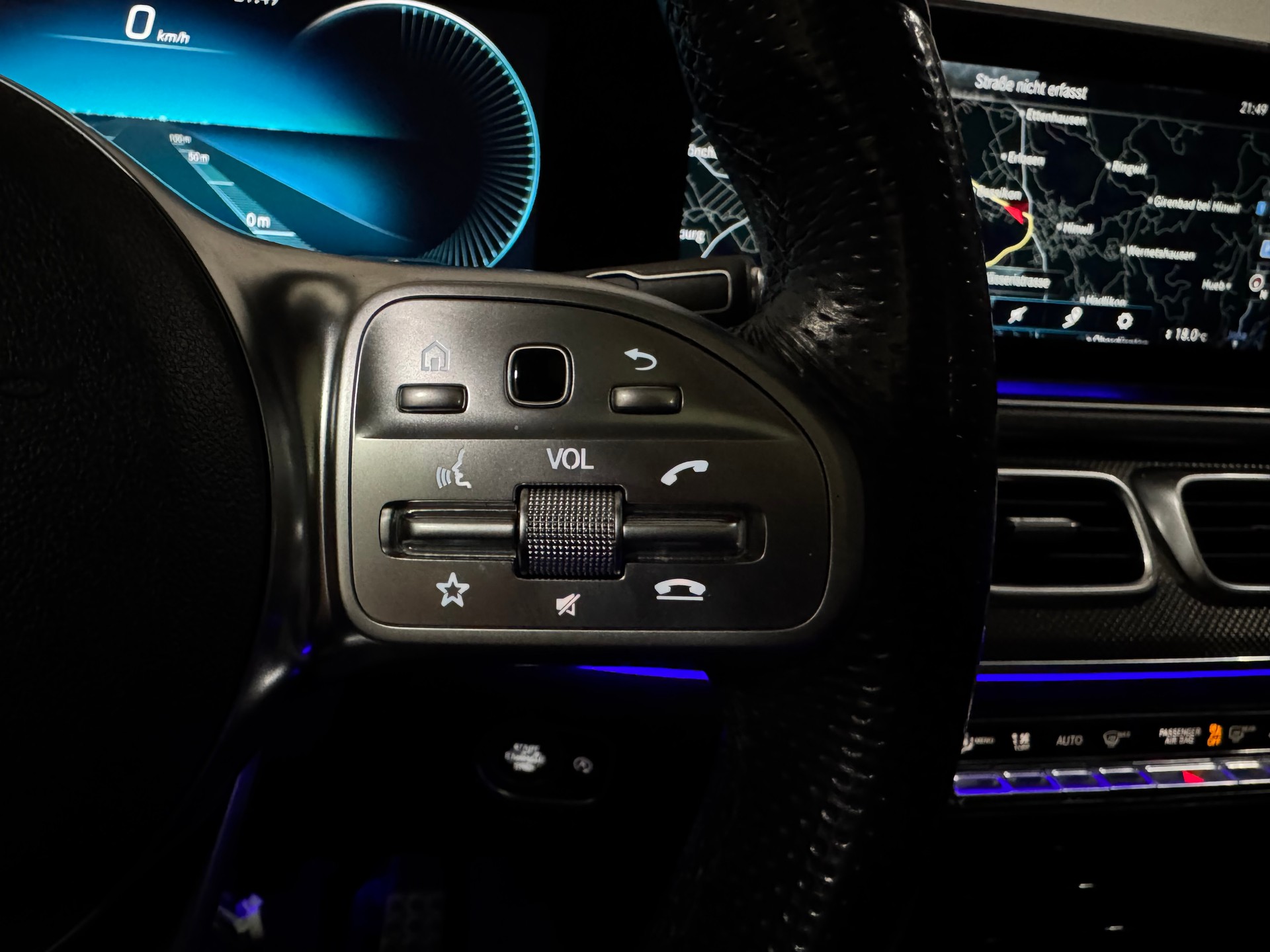 MERCEDES-BENZ GLE 300 d 4Matic AMG Line 9G-Tronic | CH | AHK |-image-19