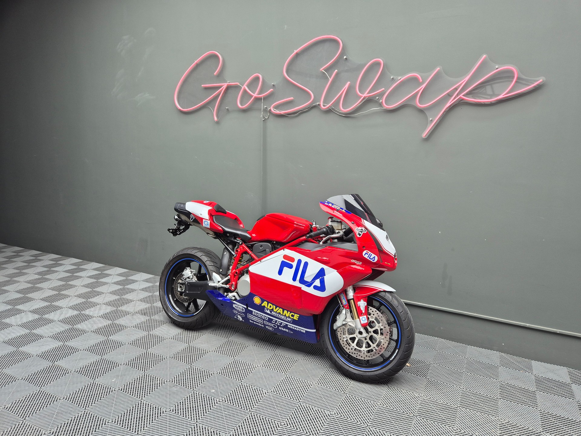 DUCATI 749S