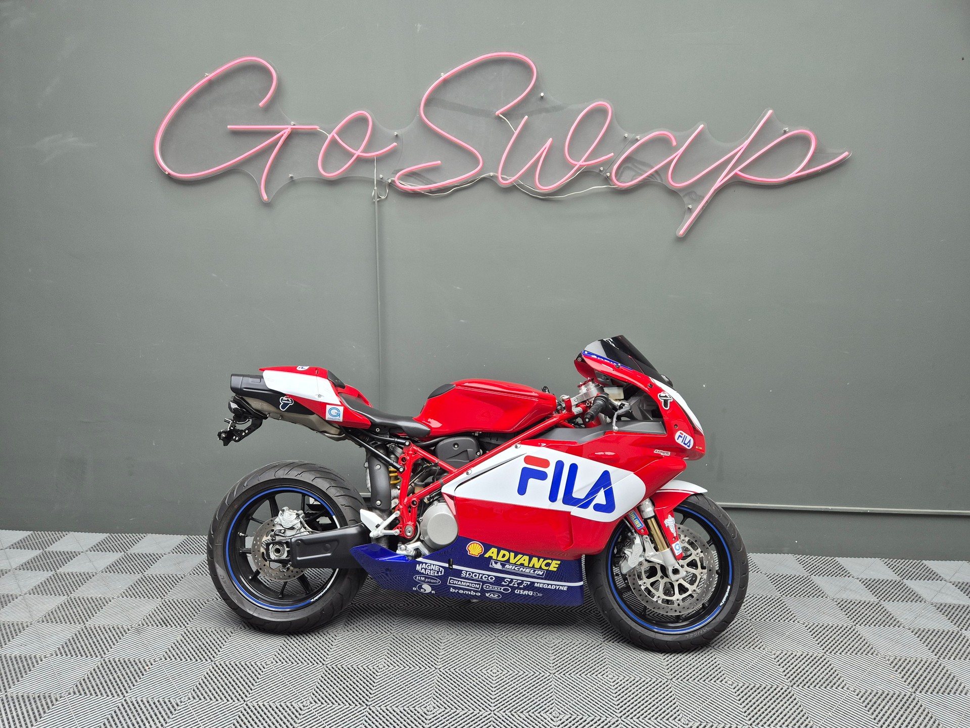DUCATI 749S-image-2