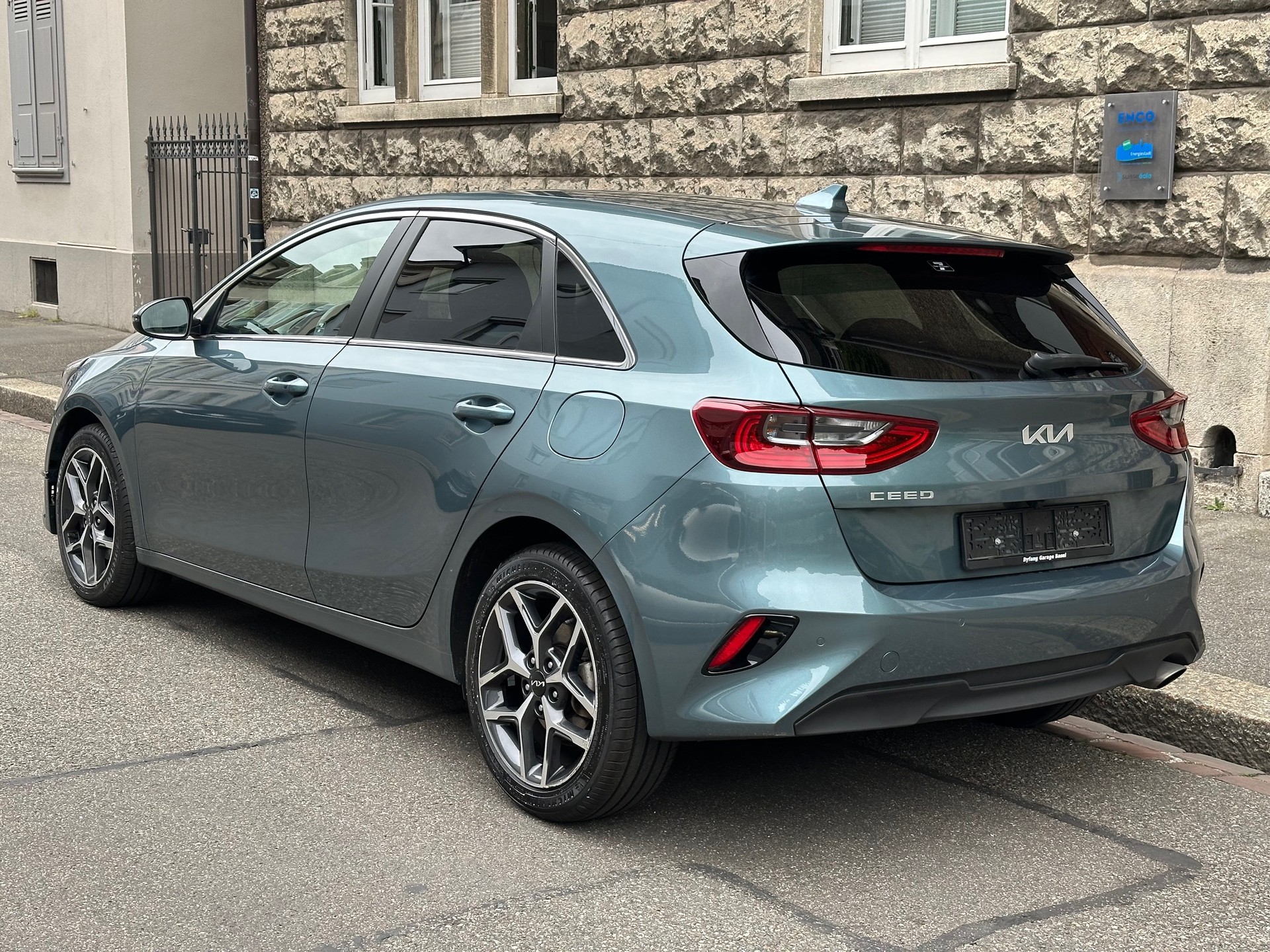 KIA Ceed 1.5 T-GDi Power DCT-showroom-element-2