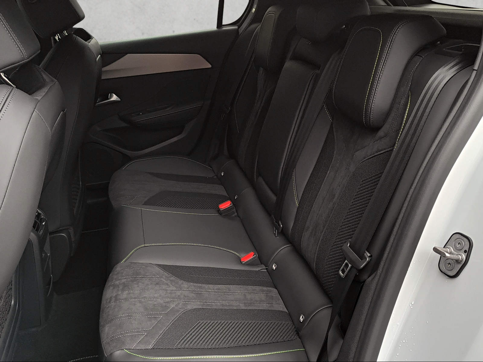 PEUGEOT 308 1.2 Hybrid GT-image-8
