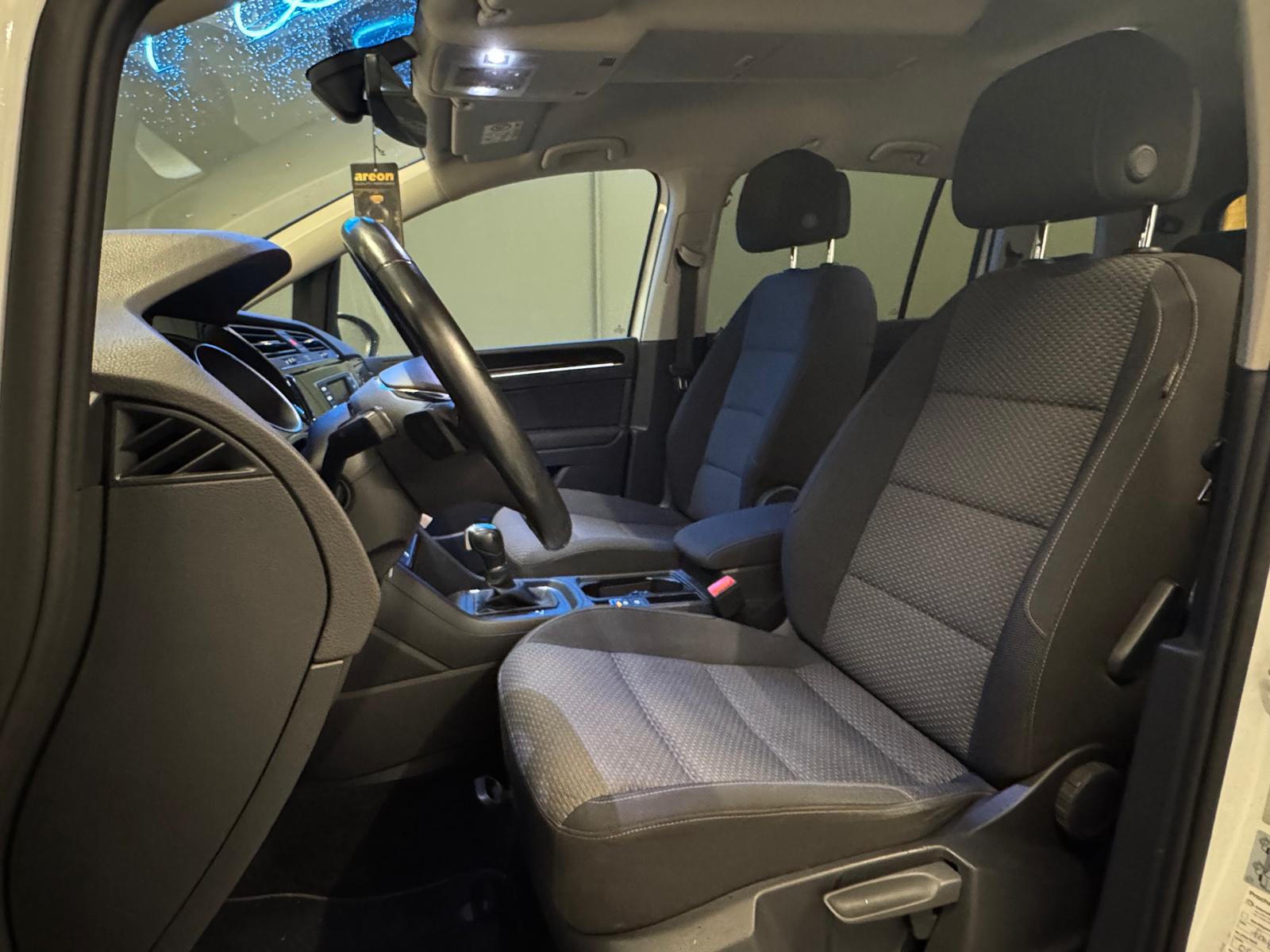 VW Touran 1.4 TSI BlueMotion Technology Comfortline DSG-image-9