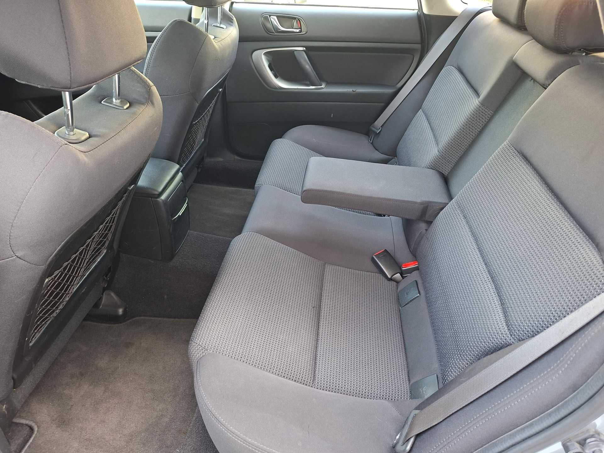 SUBARU Legacy 2.0R AWD Swiss Automatic-image-9