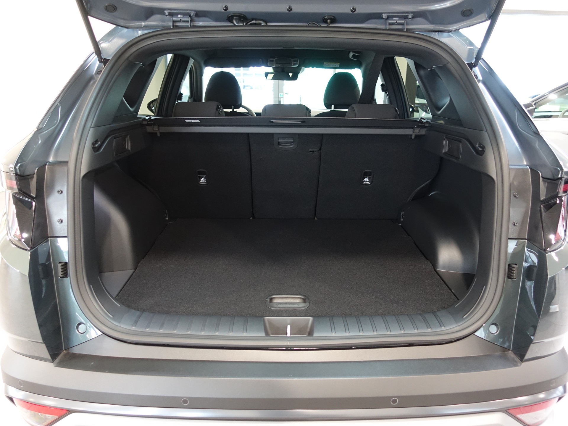 HYUNDAI Tucson 1.6 HEV OrBlLi 4WD-image-11