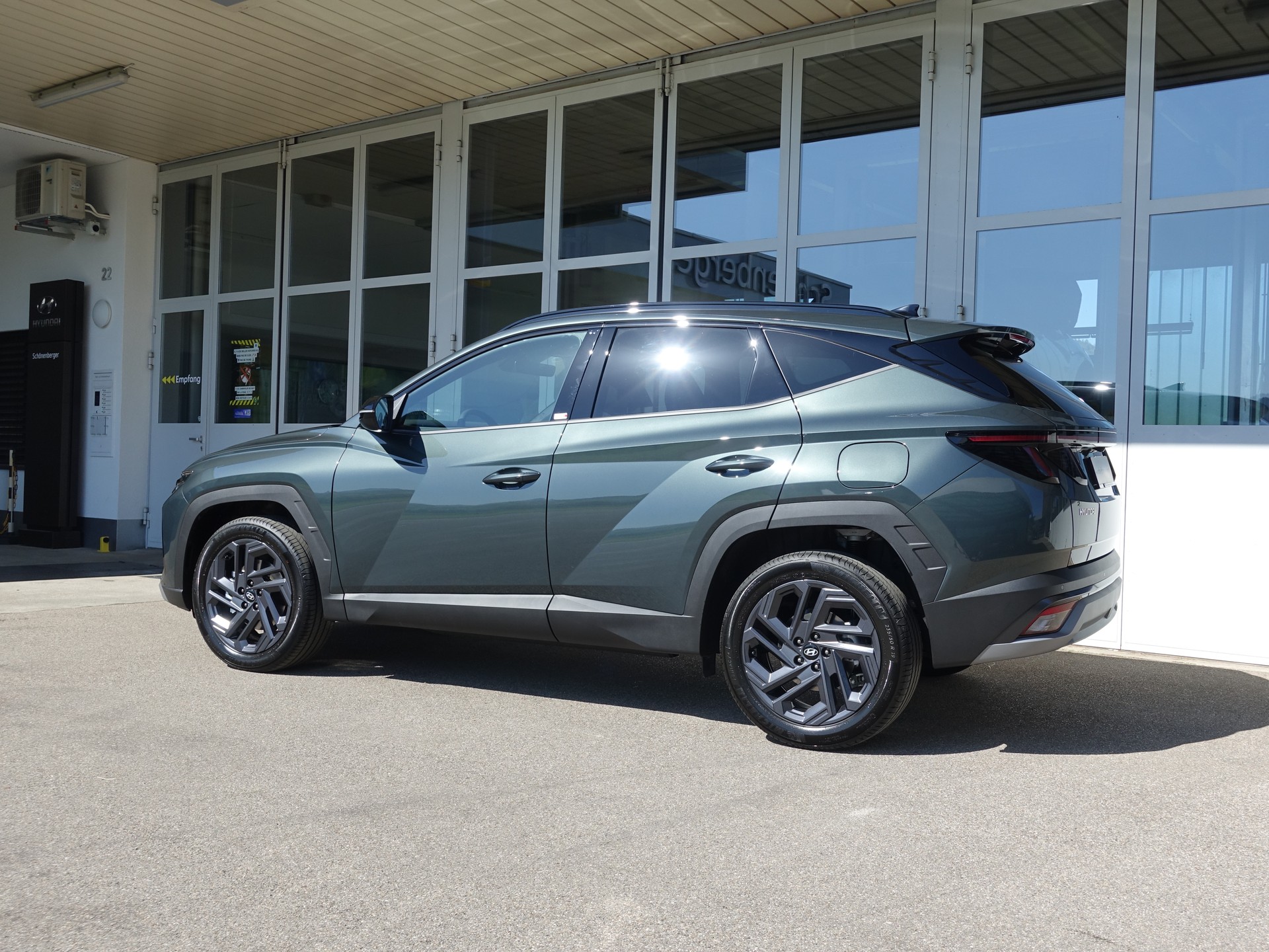 HYUNDAI Tucson 1.6 HEV OrBlLi 4WD-image-17
