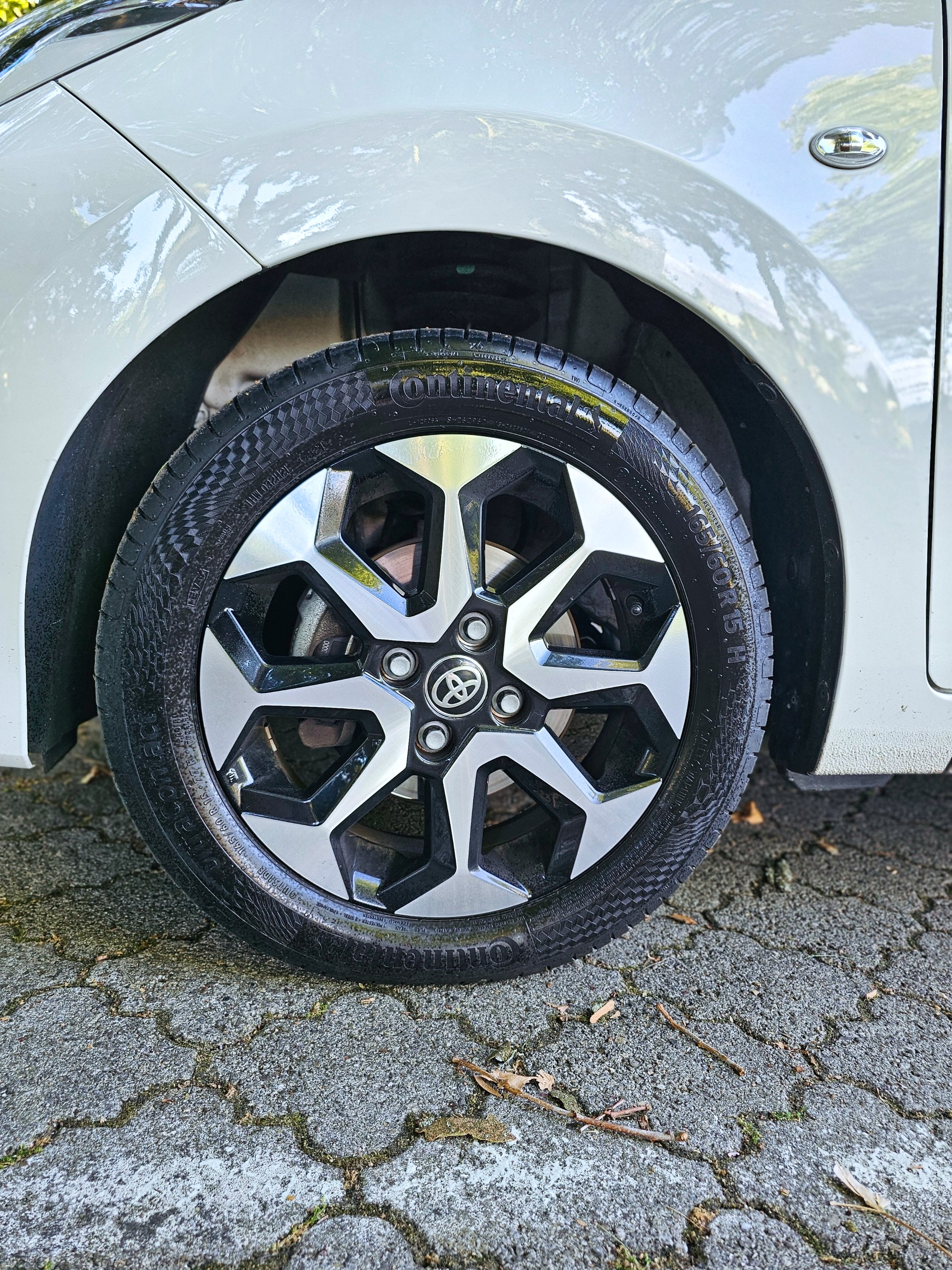 TOYOTA Aygo 1.0 VVT-i Limited White-image-3