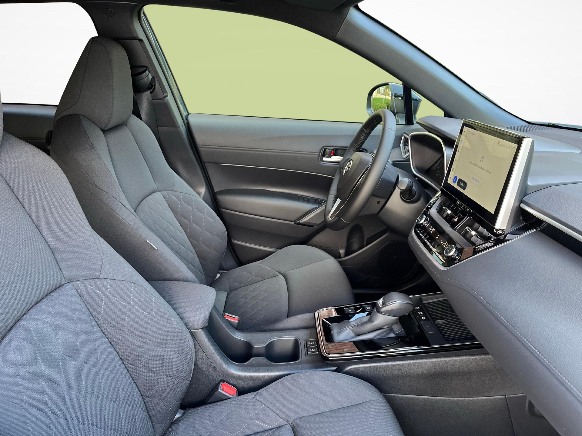 TOYOTA Corolla Cross 2.0 HSD Trend AWD-i-image-9