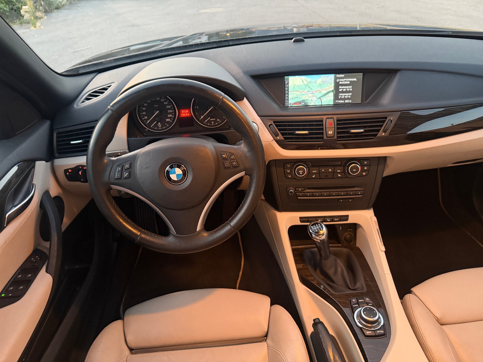 BMW X1 xDrive 23d-image-8