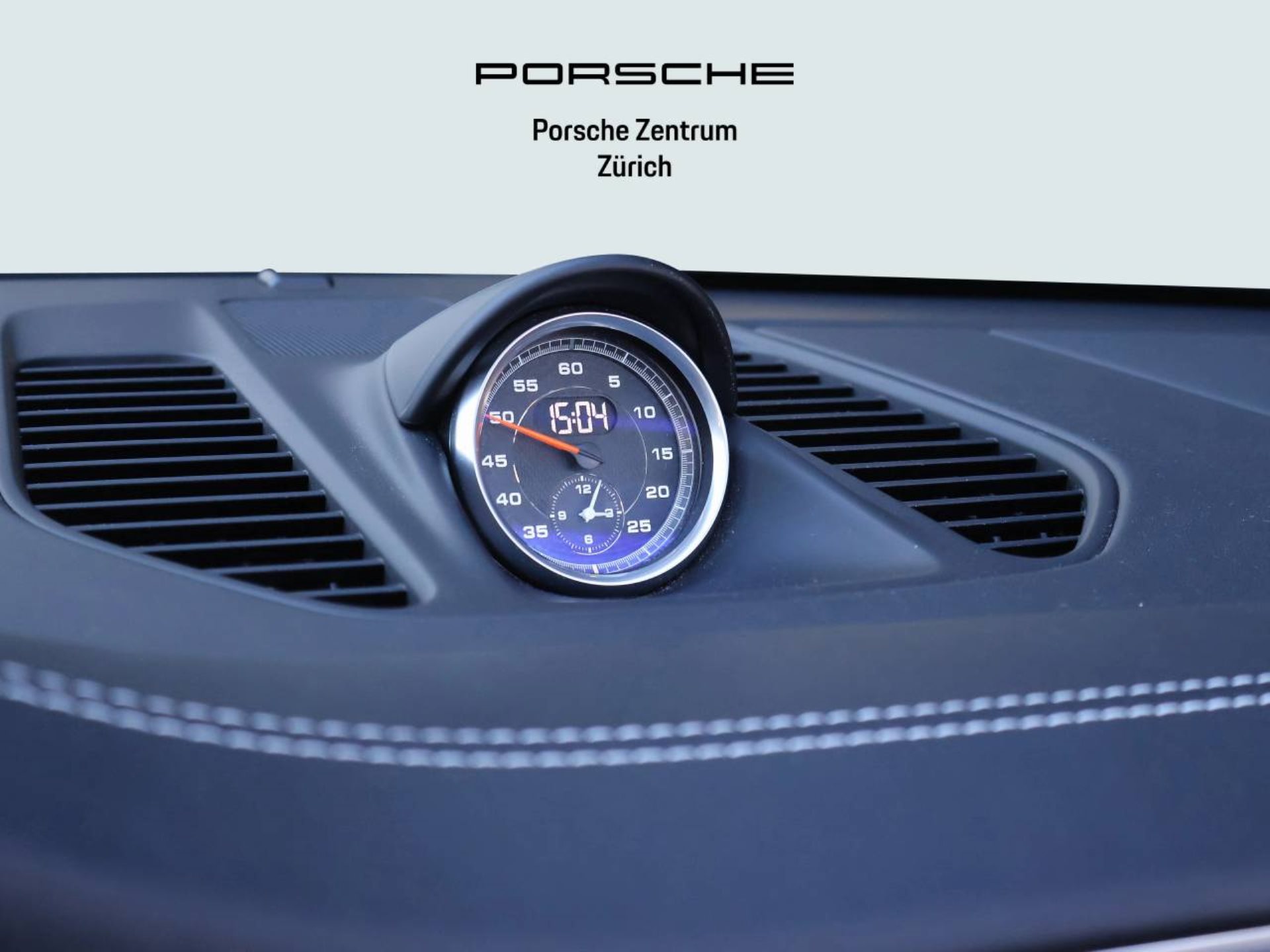 PORSCHE 911 Carrera 4 GTS Cabriolet-image-15