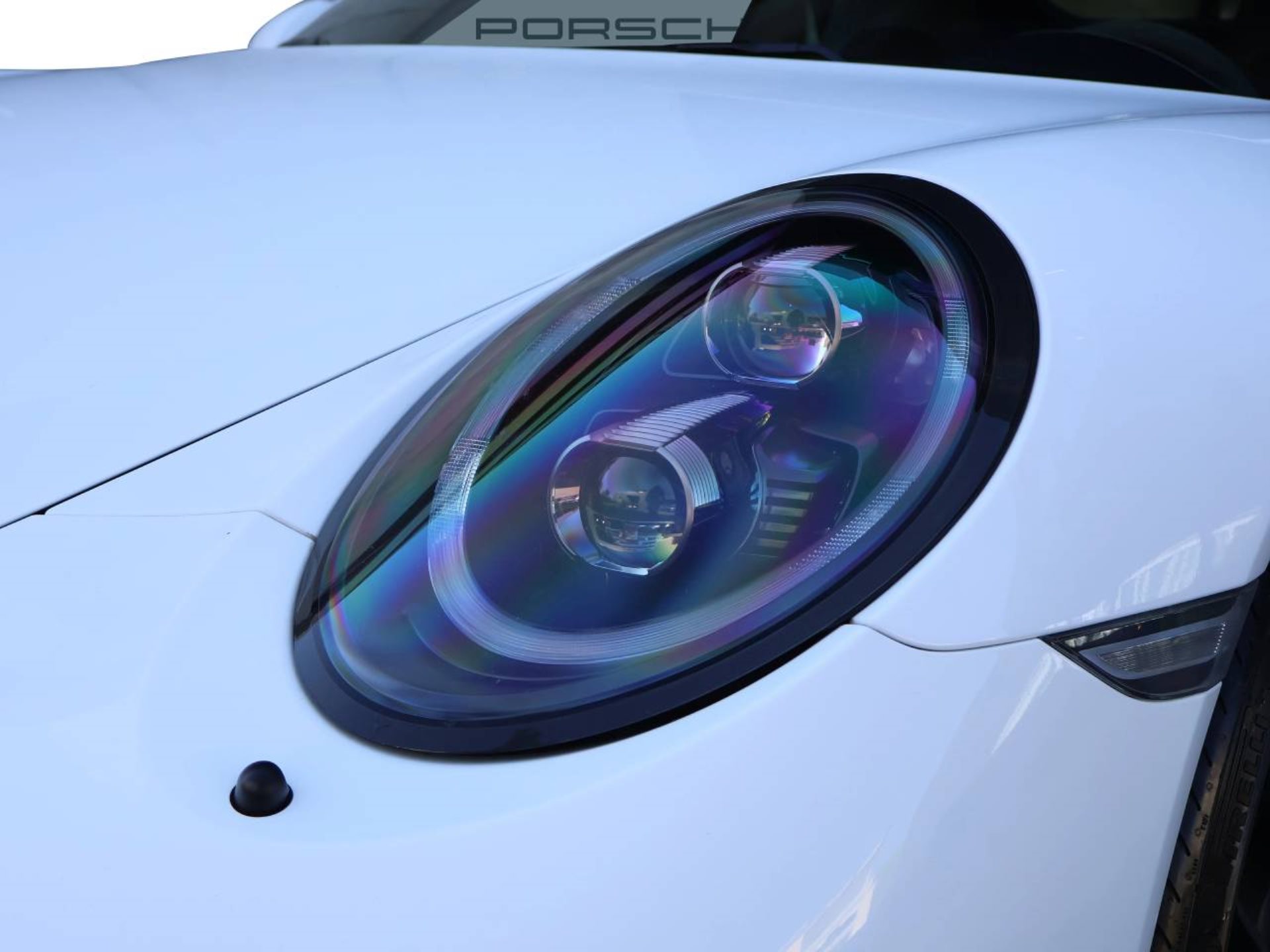 PORSCHE 911 Carrera 4 GTS Cabriolet-image-26