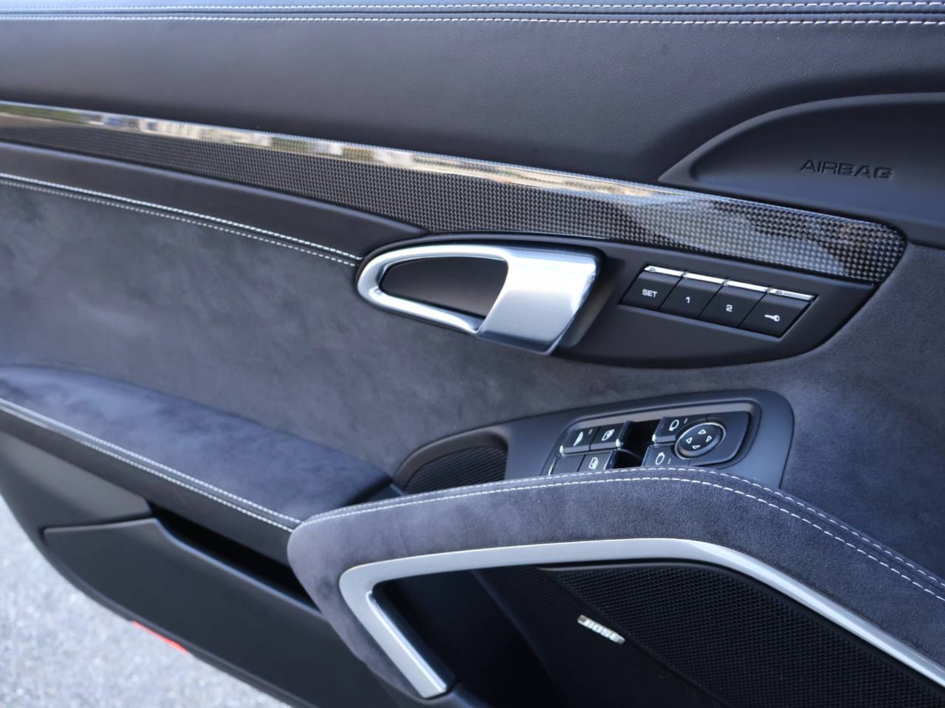 PORSCHE 911 Carrera 4 GTS Cabriolet-image-23