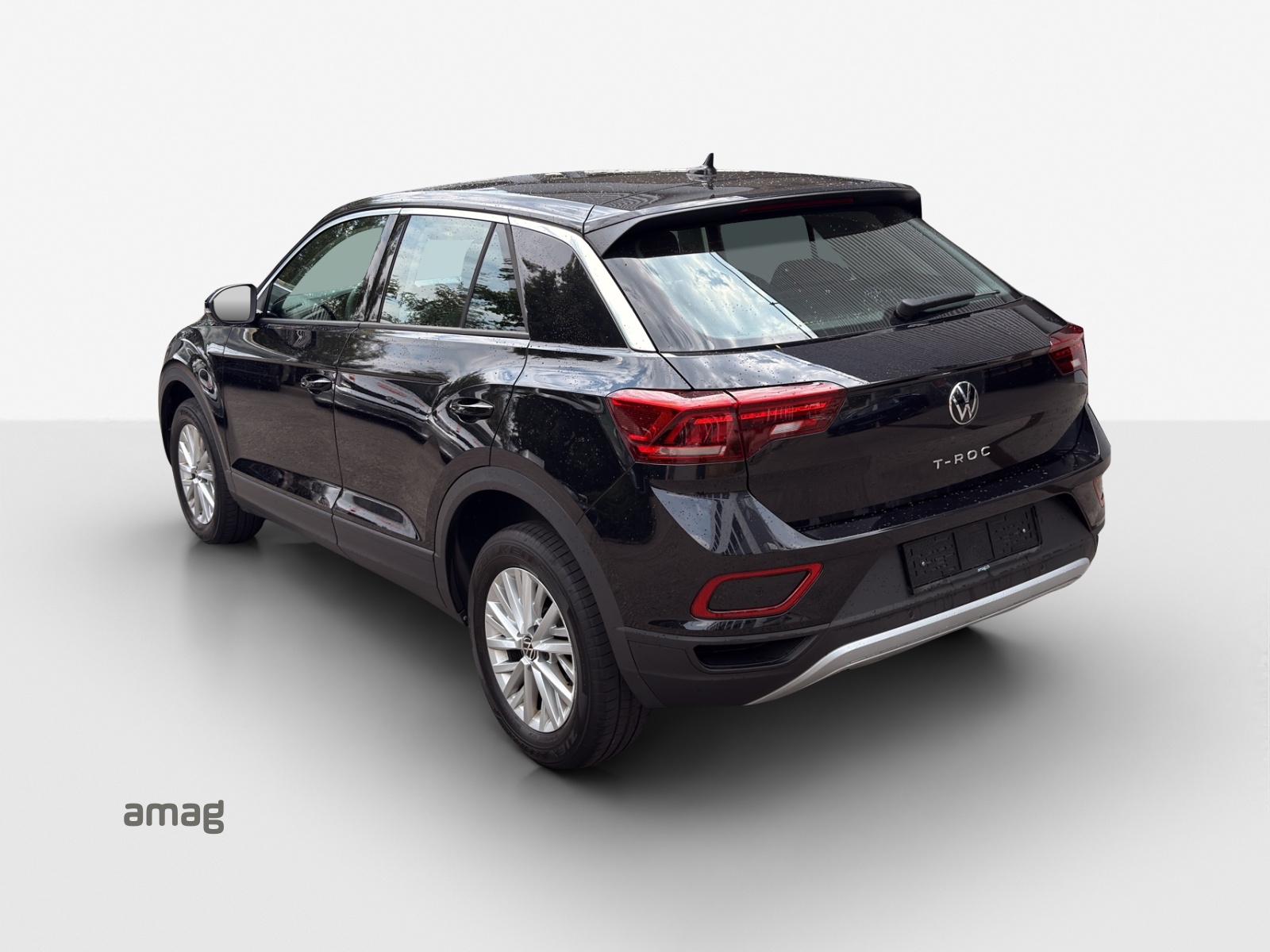 VW T-Roc 1.0 TSI-showroom-element-2