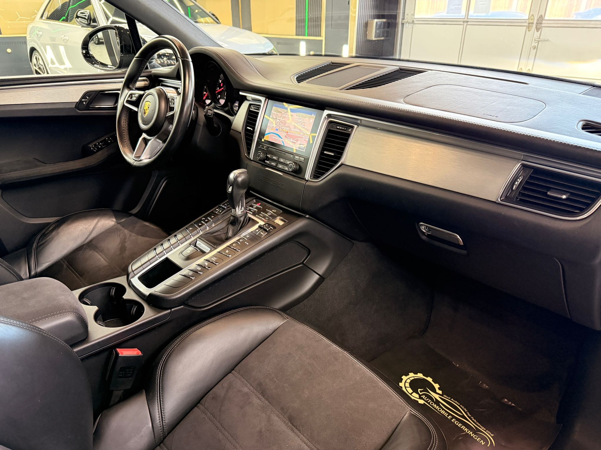 PORSCHE Macan GTS PDK-image-10