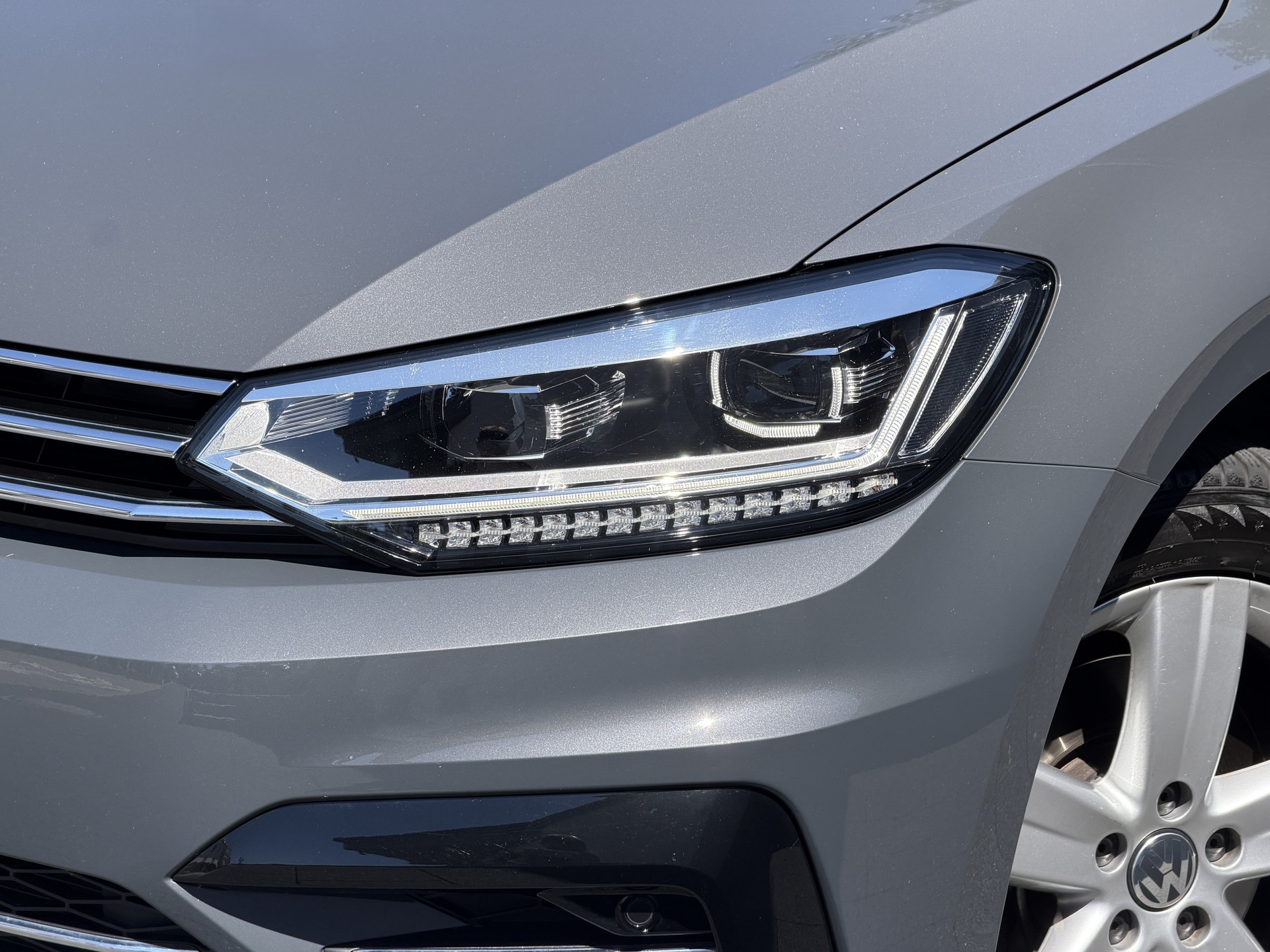VW Touran 1.5 TSI R-Line EVO Highline DSG / 7 Plätzer-showroom-element-2