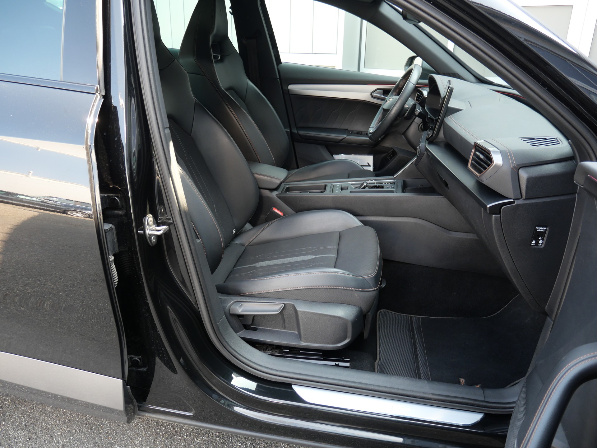 CUPRA Formentor 1.4 e-HYBRID pHEV VZ DSG *CH-Auto, 8-Räder, AHK*-image-12