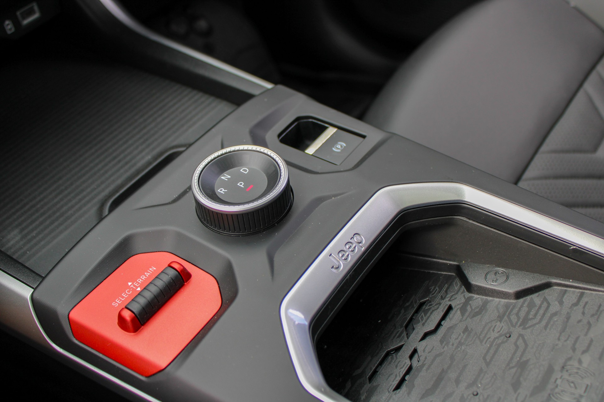 JEEP Compass 1.2 T e-Hybrid Summit-image-17