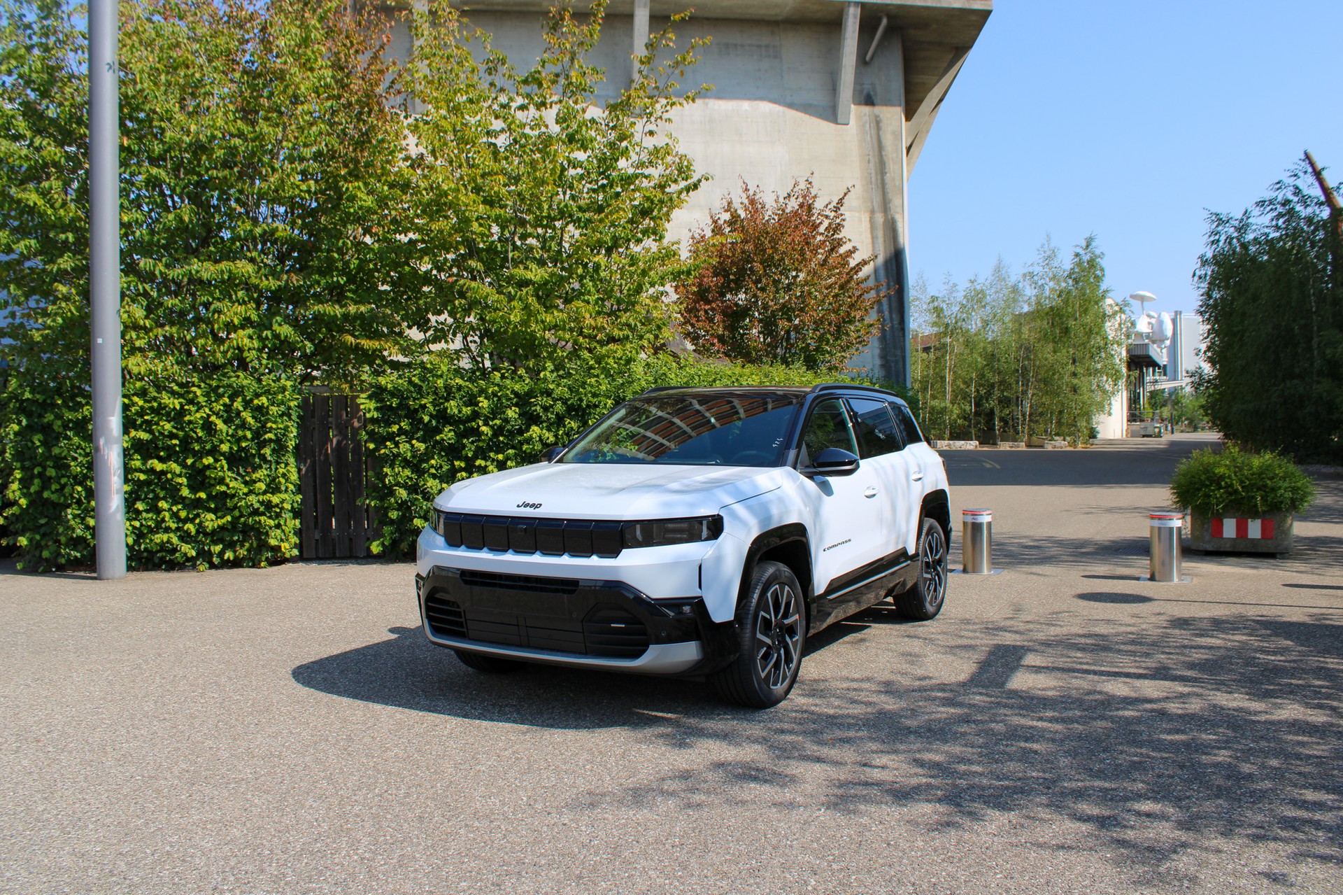JEEP Compass 1.2 T e-Hybrid Summit-showroom-element-2