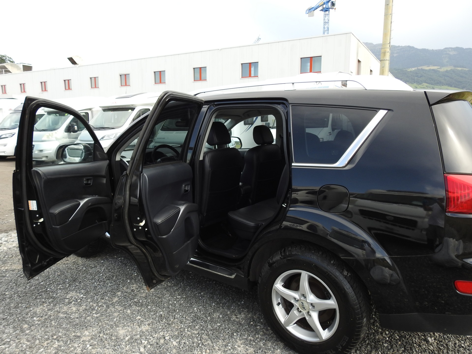 PEUGEOT 4007 2.2 HDi Platinum Edition-image-14