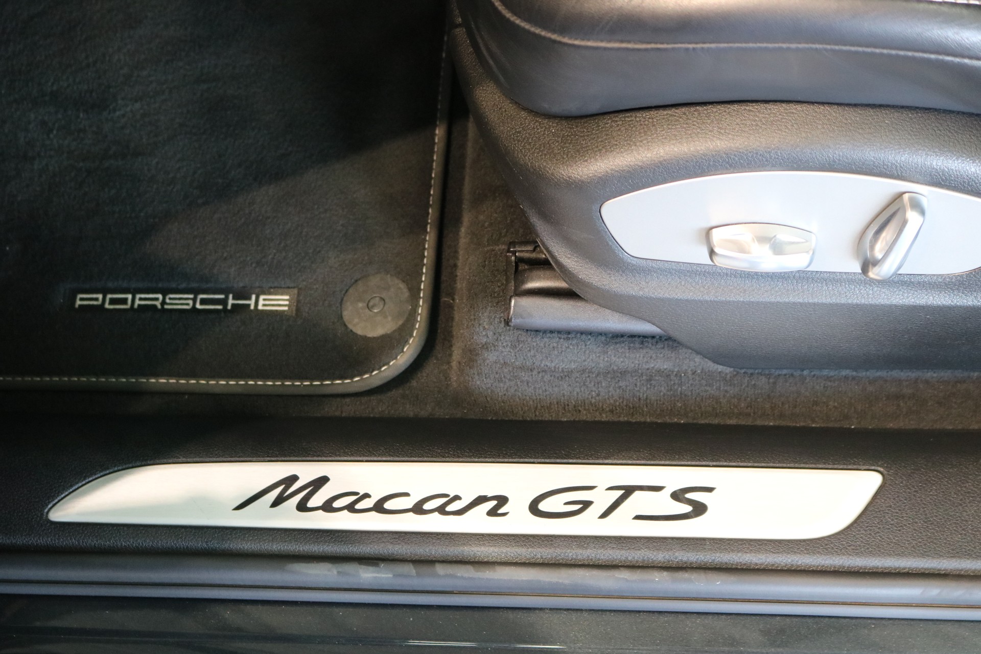 PORSCHE Macan GTS PDK-image-37