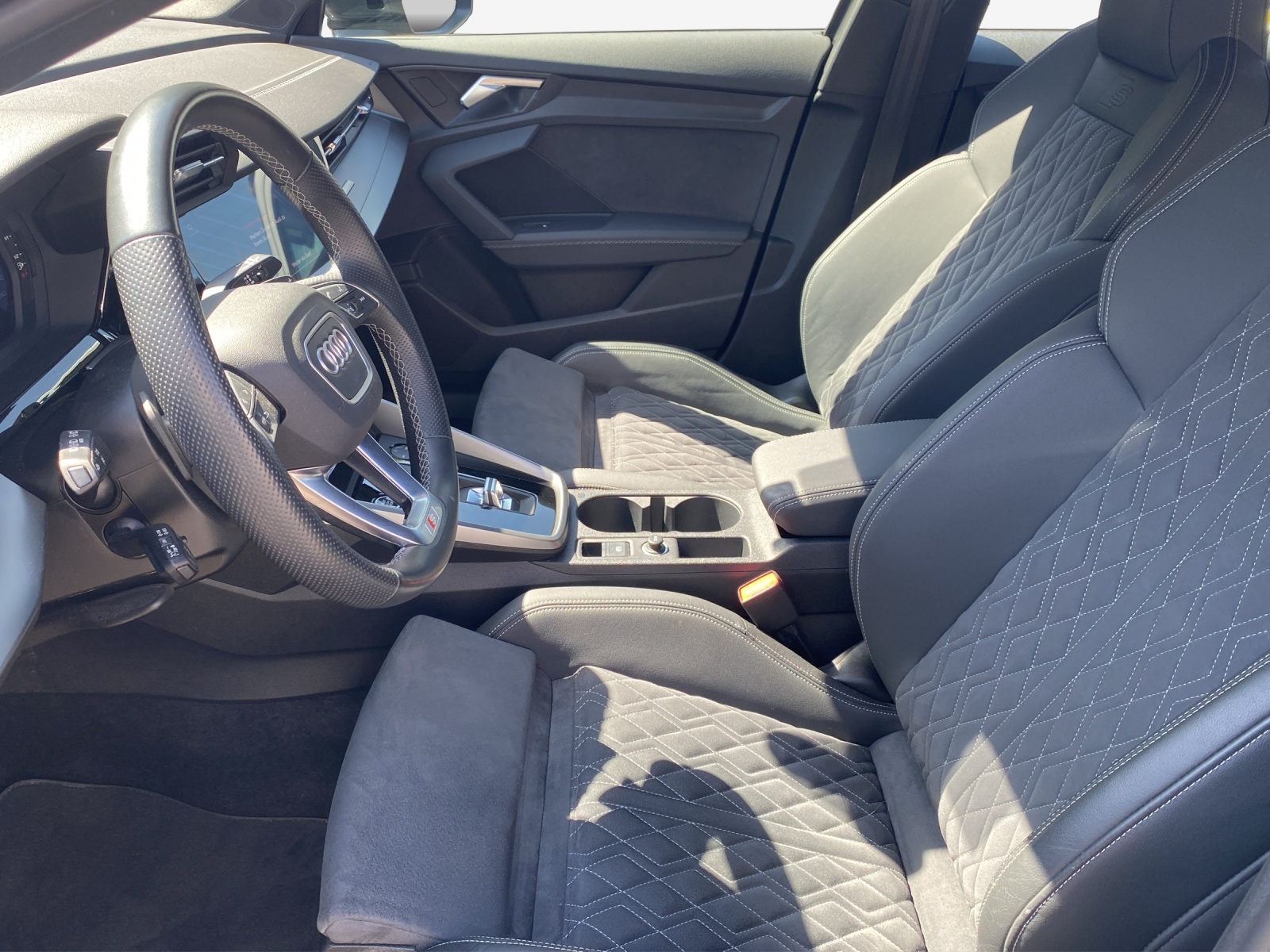 AUDI A3 Sportback 35 TFSI S line Attraction S-tronic-image-7
