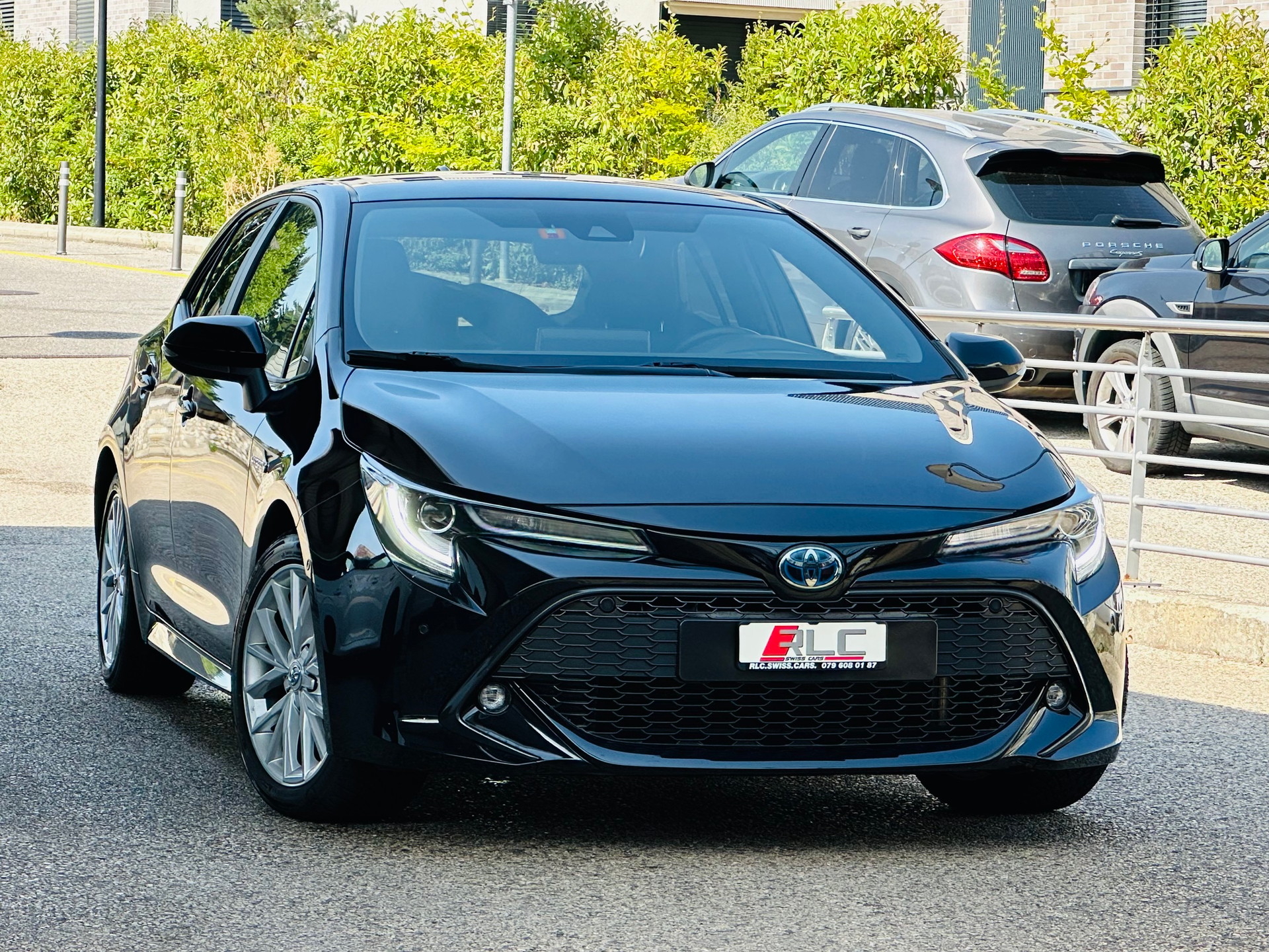 TOYOTA Corolla 2.0 HSD Trend e-CVT-showroom-element-2