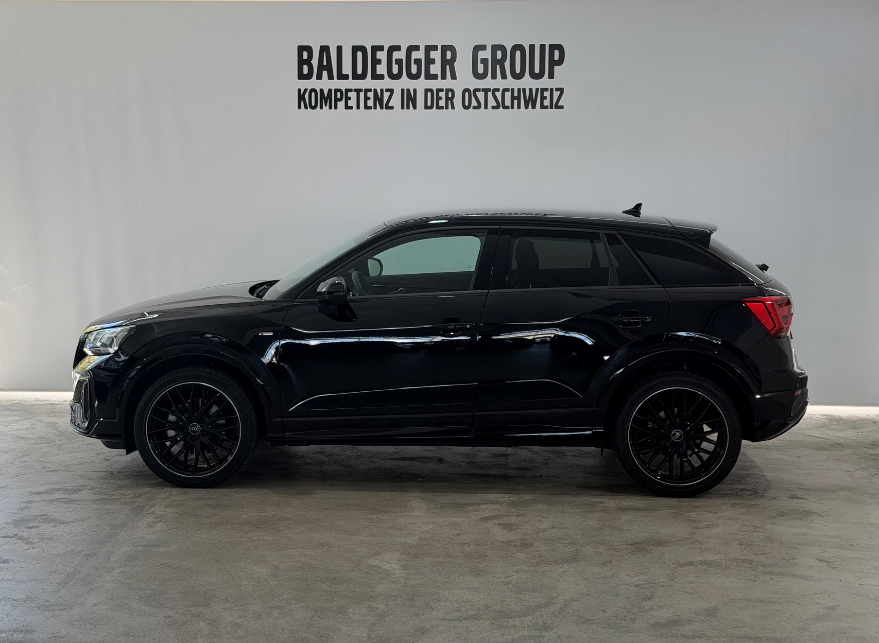 AUDI Q2 2.0 40 TFSI S Line quattro-showroom-element-2