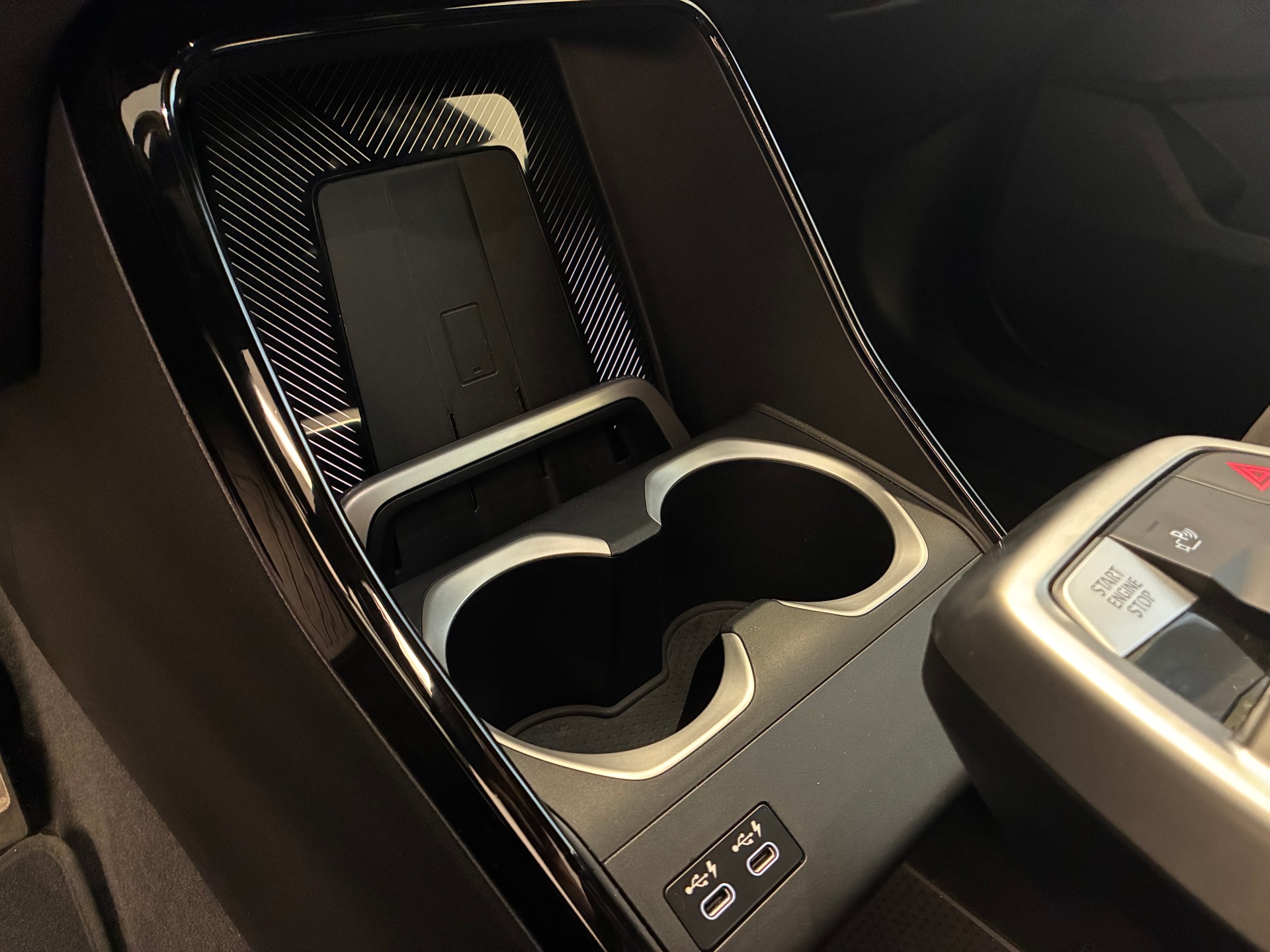 BMW X1 23i xDrive-image-16