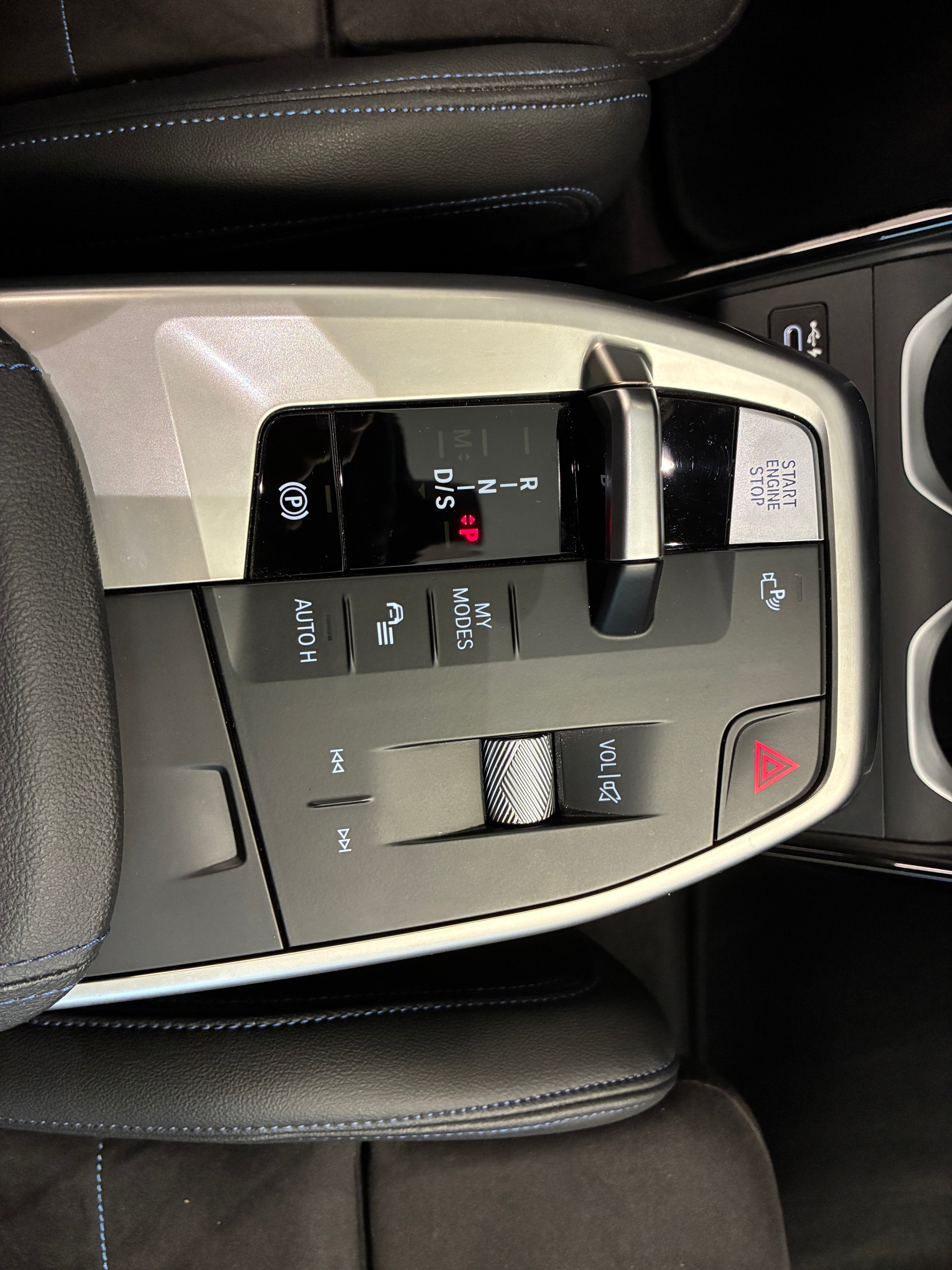 BMW X1 23i xDrive-image-15