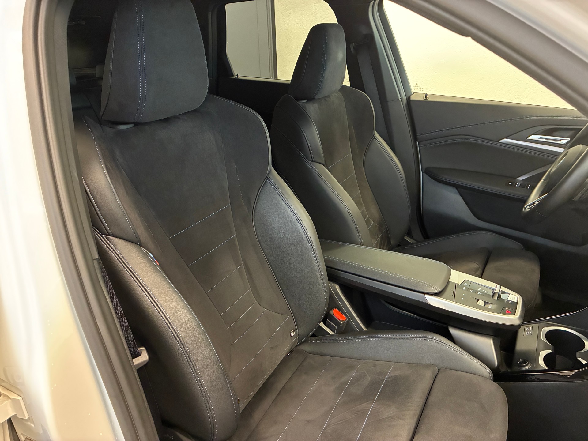 BMW X1 23i xDrive-image-10