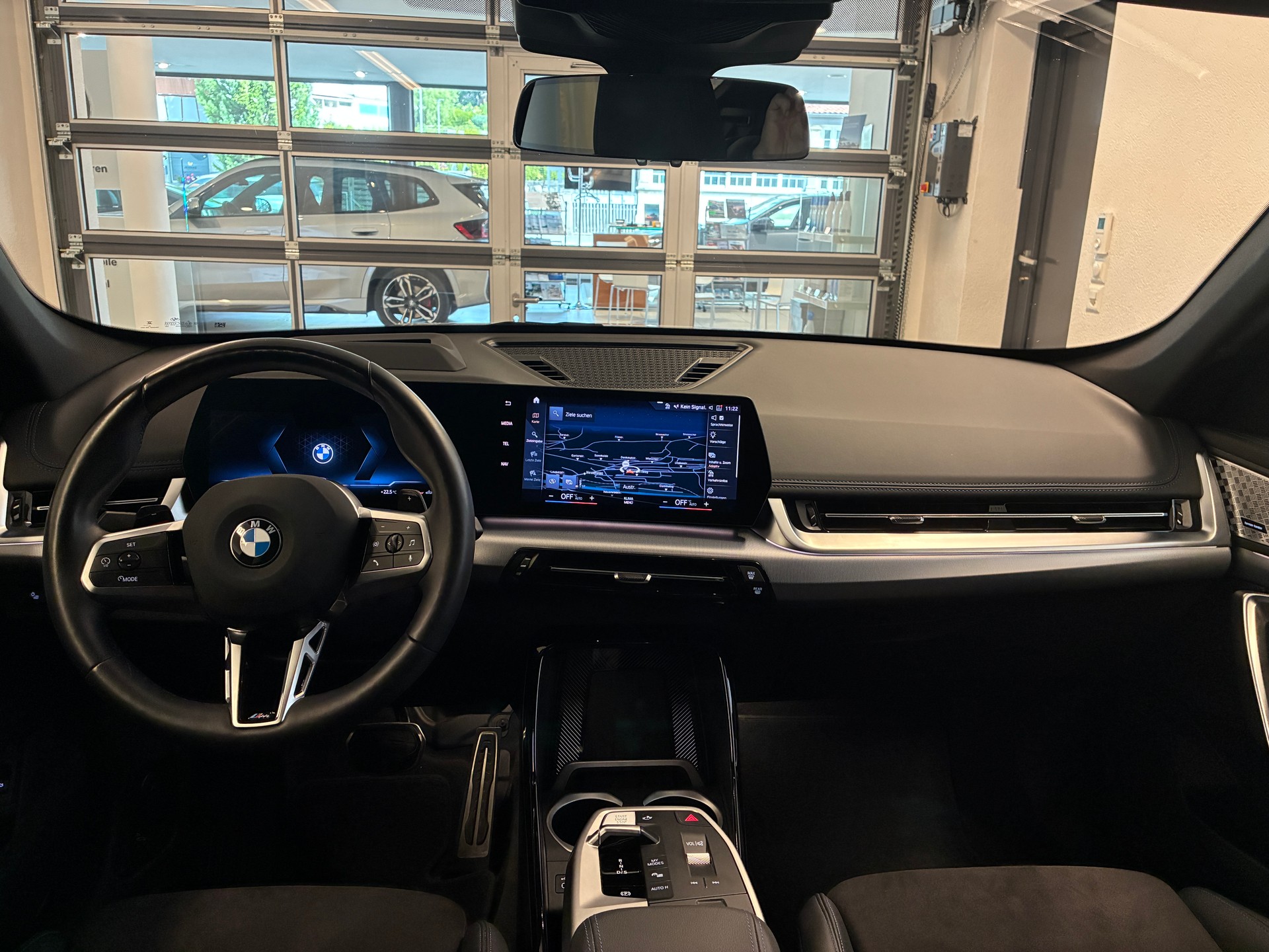 BMW X1 23i xDrive-image-11