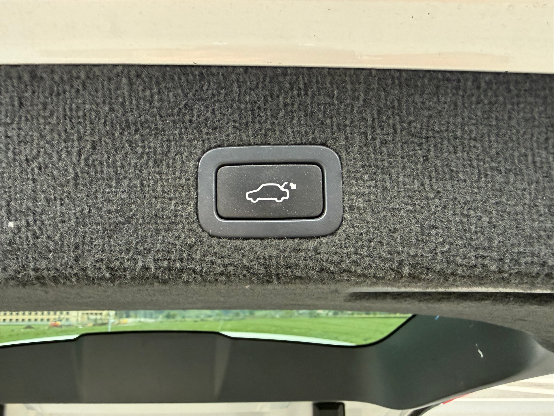 VOLVO XC70 D5 AWD Momentum Geartronic-image-8