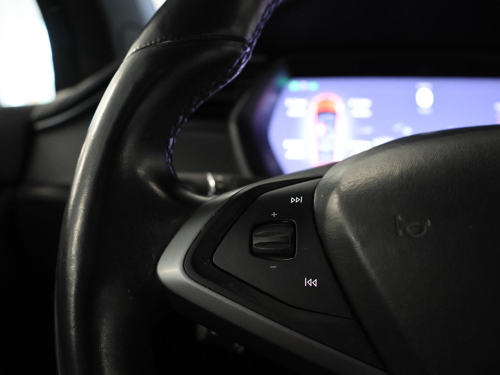 TESLA Model X Performance *Panoramadach* *Sitzheizung*-image-24