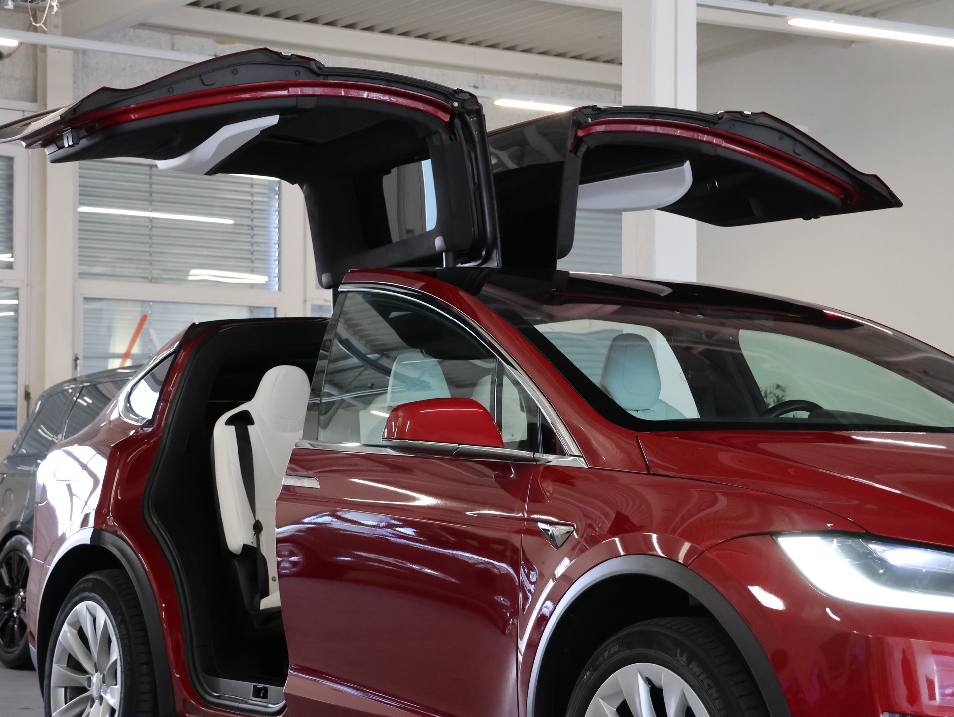 TESLA Model X Performance *Panoramadach* *Sitzheizung*-showroom-element-3