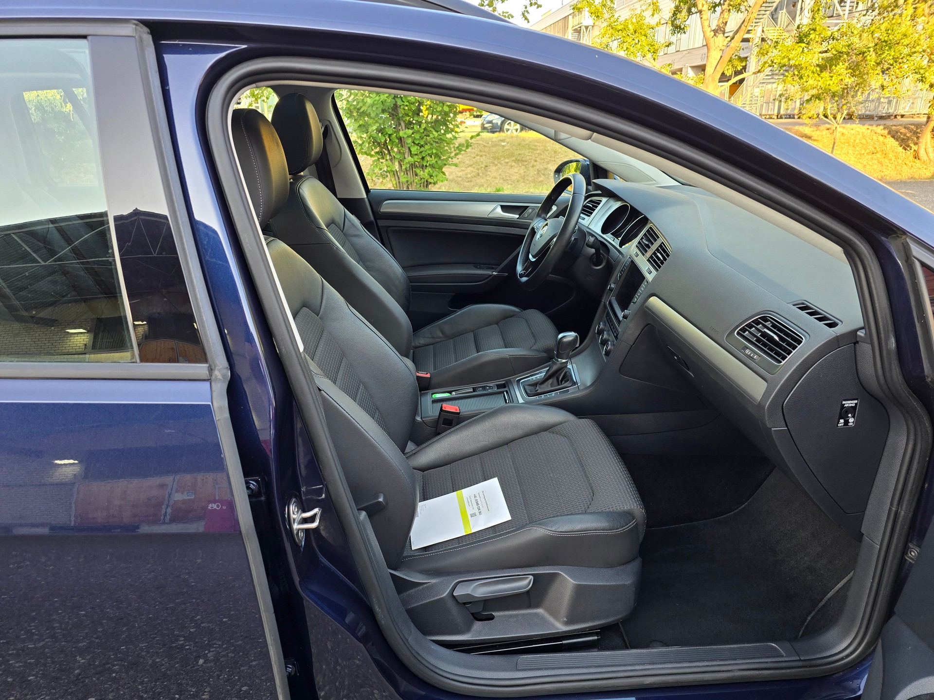 VW Golf Variant 1.4 TGI BlueMotion Highline DSG-image-10