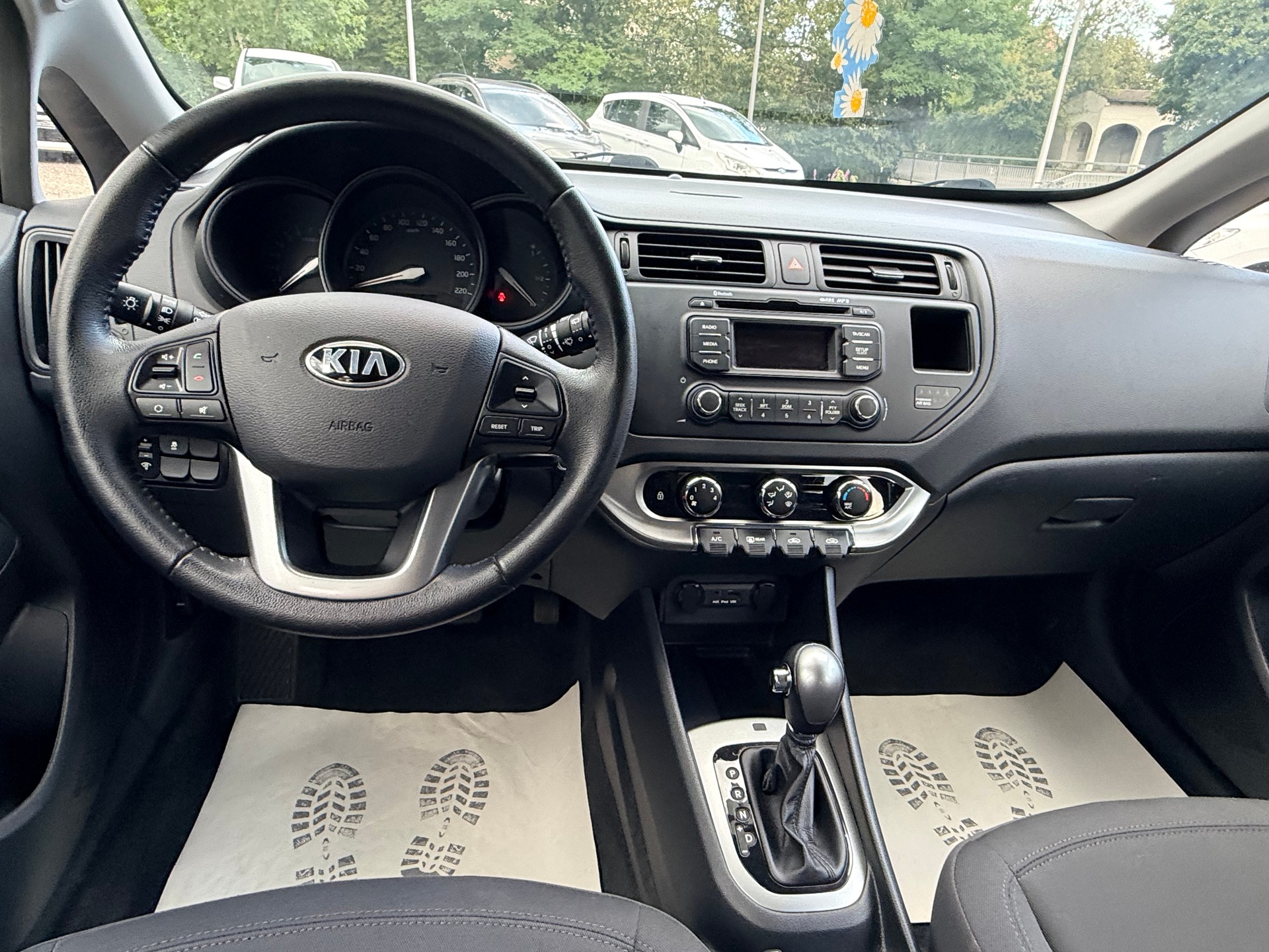 KIA Rio 1.4 CVVT Trend Automatic-image-16