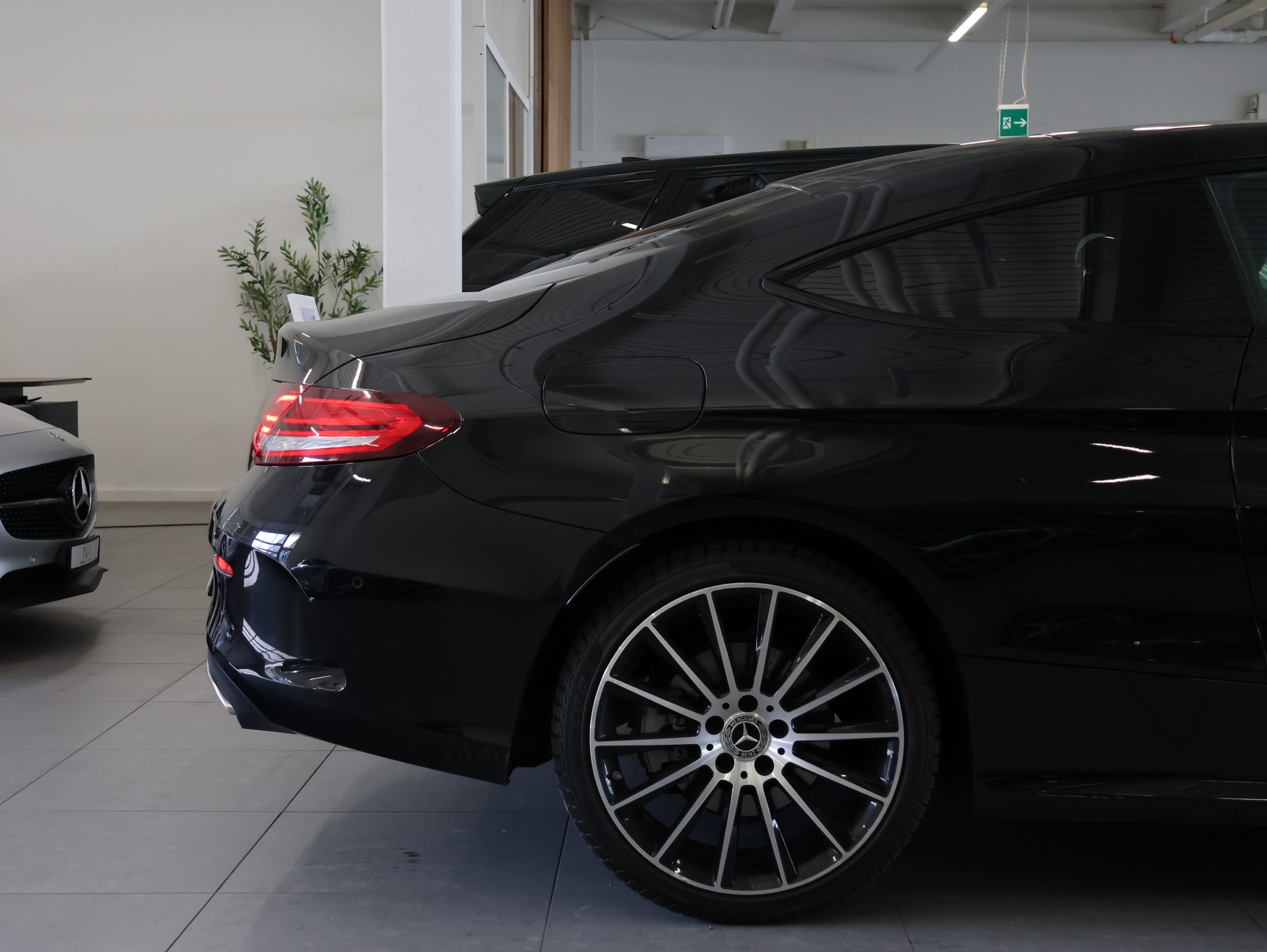 MERCEDES-BENZ C 300 Coupé 4Matic AMG Line 9G-tronic *1.HAND*-image-8