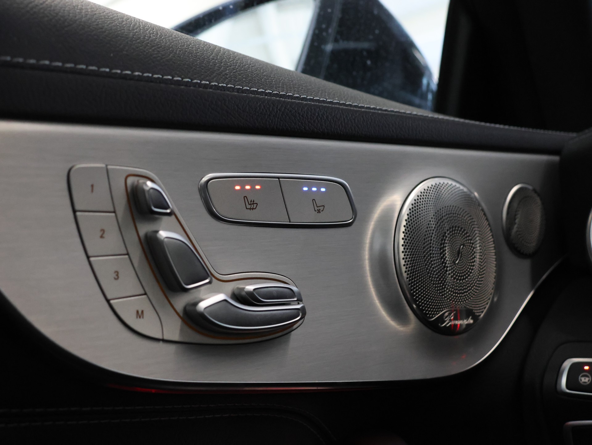 MERCEDES-BENZ C 300 Coupé 4Matic AMG Line 9G-tronic *1.HAND*-image-27