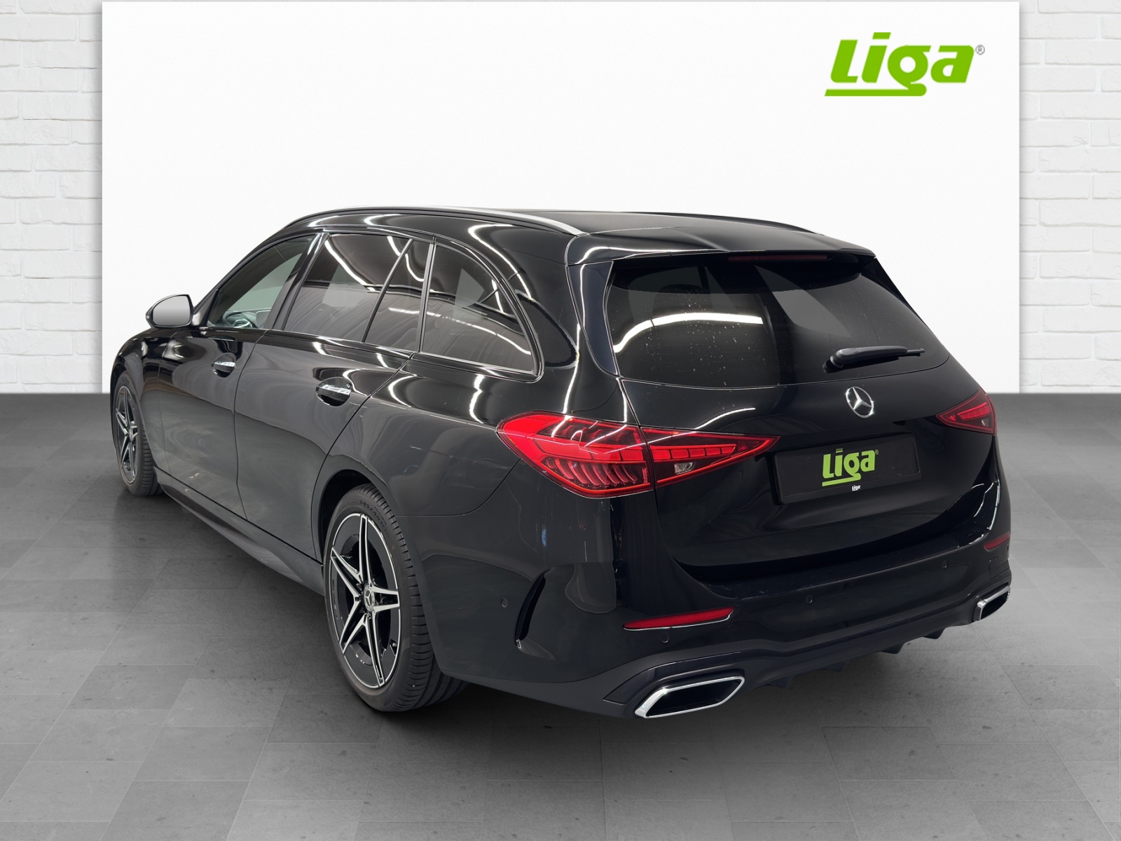 MERCEDES-BENZ C 300 AMG Line 4Matic-showroom-element-3
