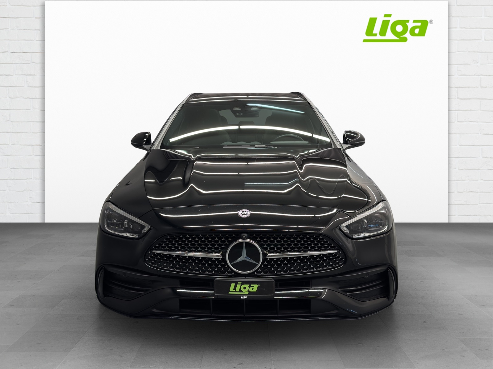 MERCEDES-BENZ C 300 AMG Line 4Matic-showroom-element-1