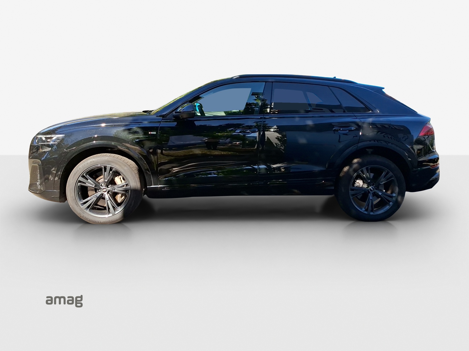 AUDI Q8 SUV TFSI e quattro 290 kW Attraction tiptronic-showroom-element-1