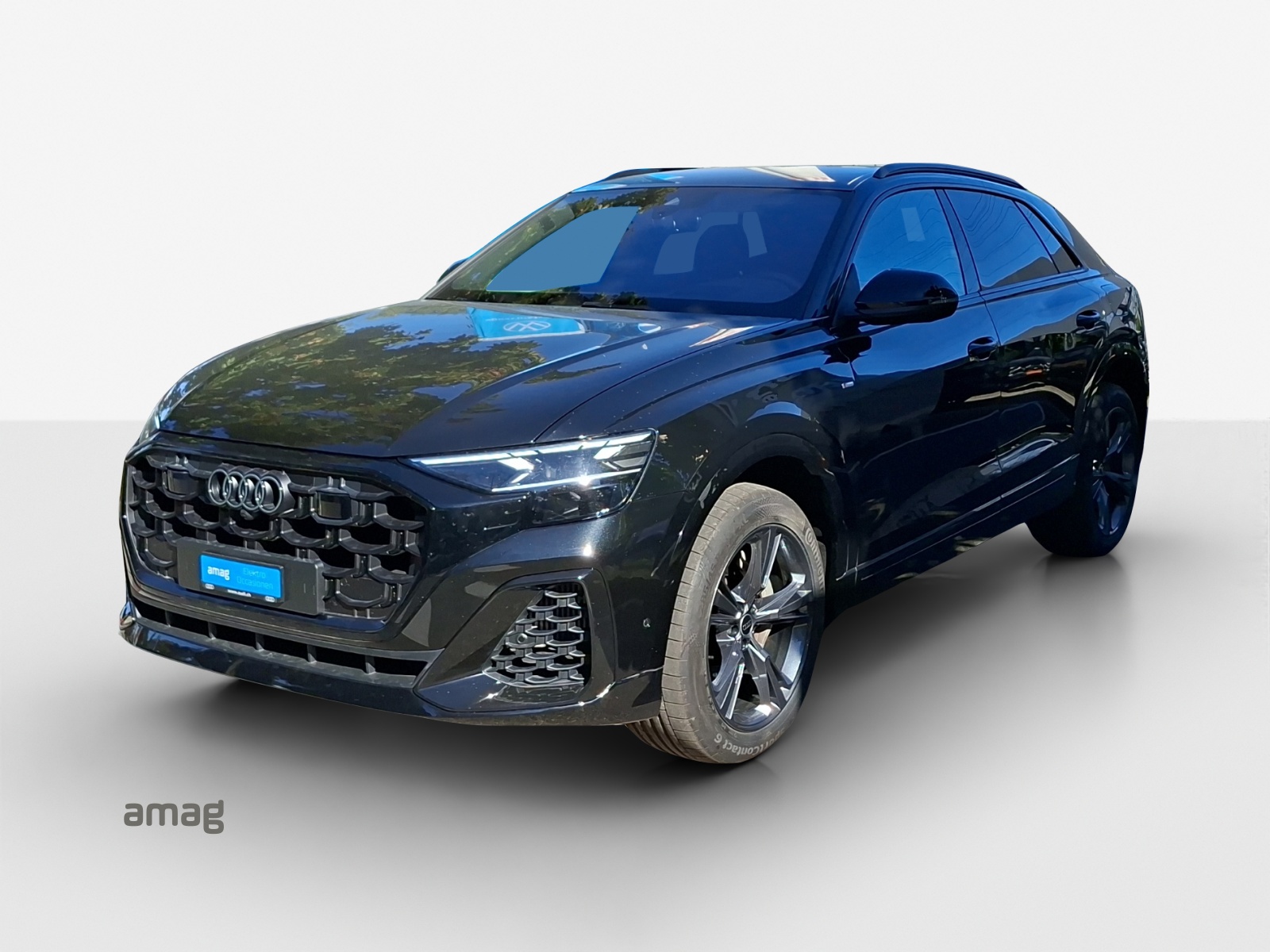AUDI Q8 SUV TFSI e quattro 290 kW Attraction tiptronic