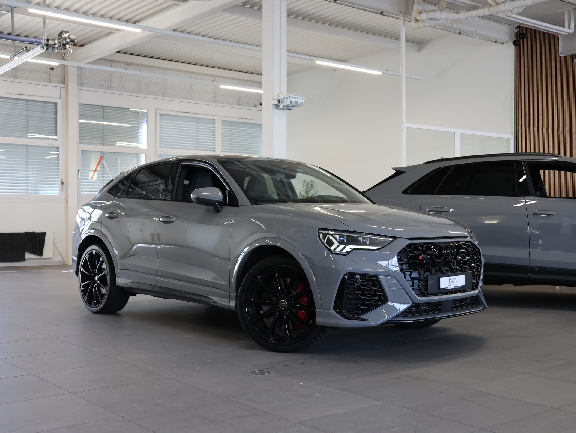 AUDI RS Q3 Sportback quattro S tronic *NARDO-GRAU LACKIERUNG*