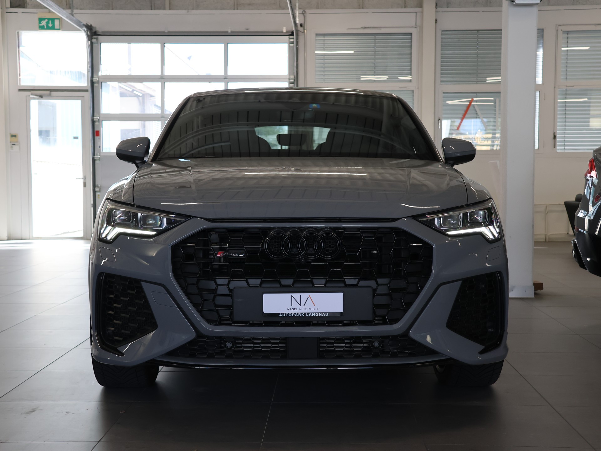 AUDI RS Q3 Sportback quattro S tronic *NARDO-GRAU LACKIERUNG*-showroom-element-2