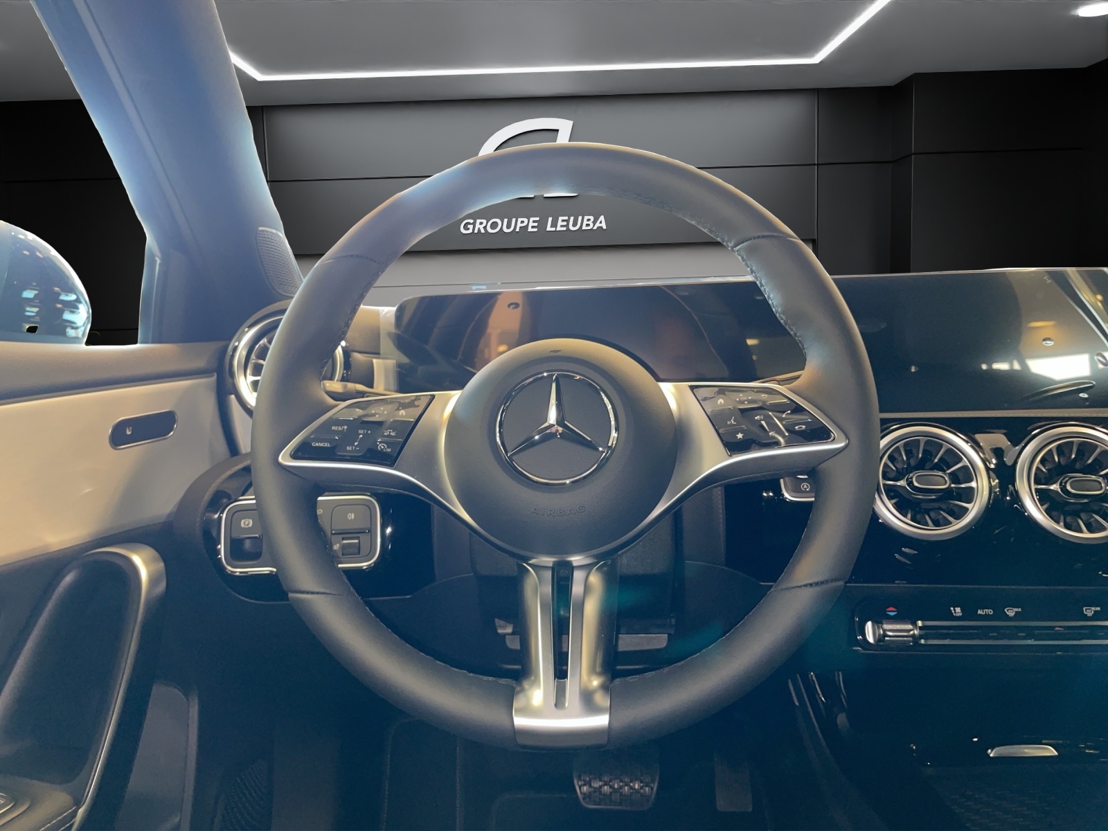 MERCEDES-BENZ A 250 4Matic 8G-DCT-image-13