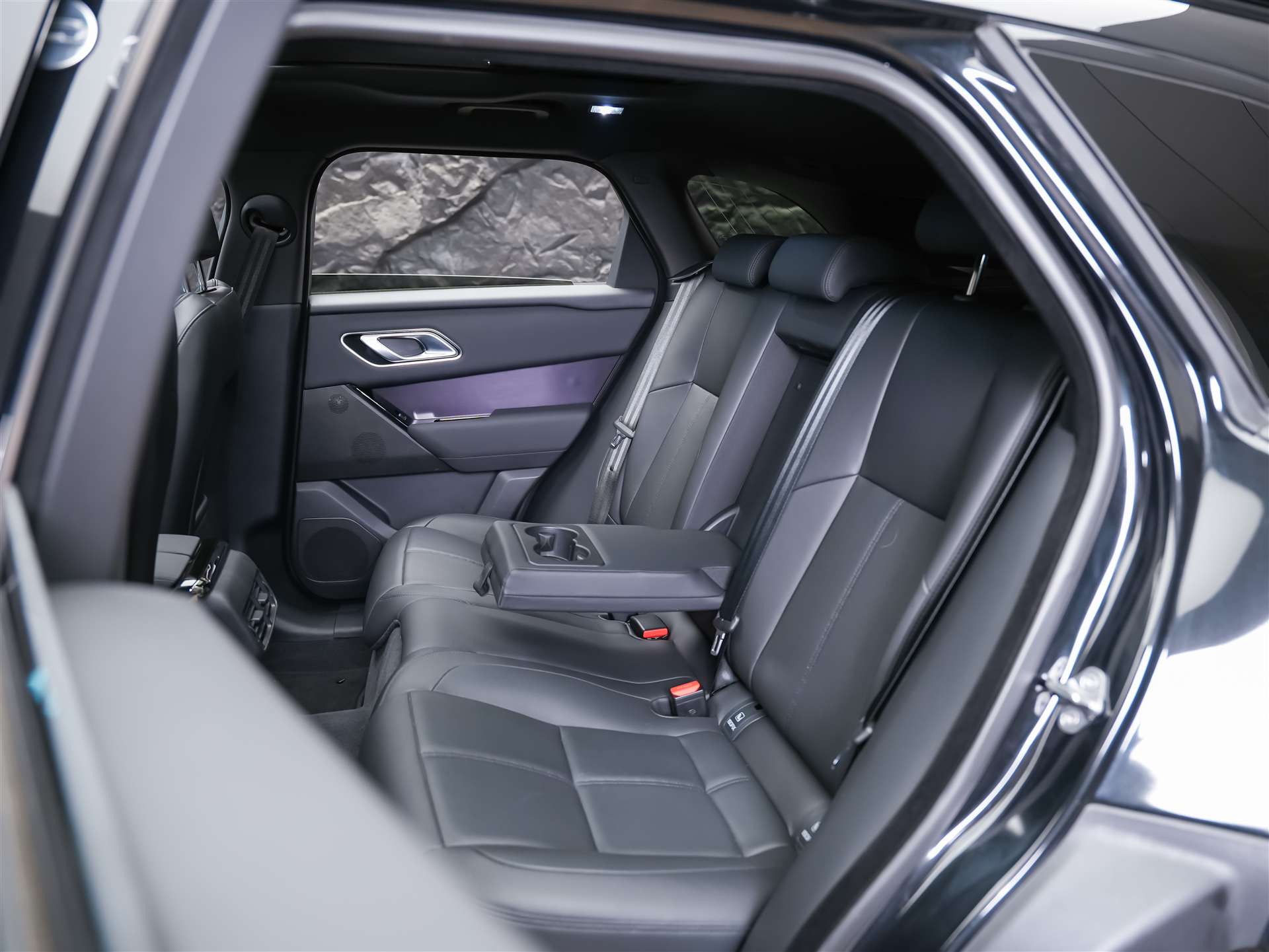 LAND ROVER Range Rover Velar Dynamic SE D 300 I6 MHEV Automatic *Facelift*Panorama*Werksgarantie*-image-15