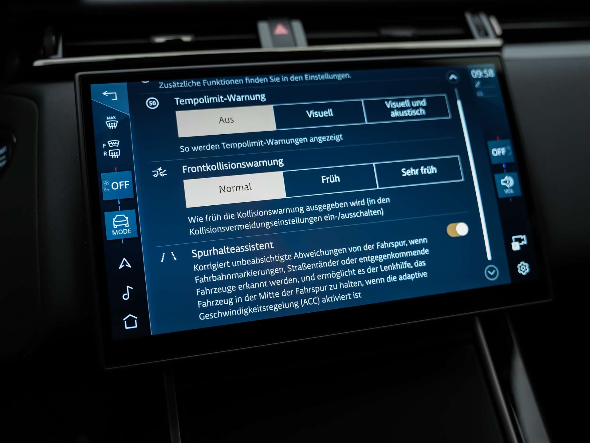 LAND ROVER Range Rover Velar Dynamic SE D 300 I6 MHEV Automatic *Facelift*Panorama*Werksgarantie*-image-39