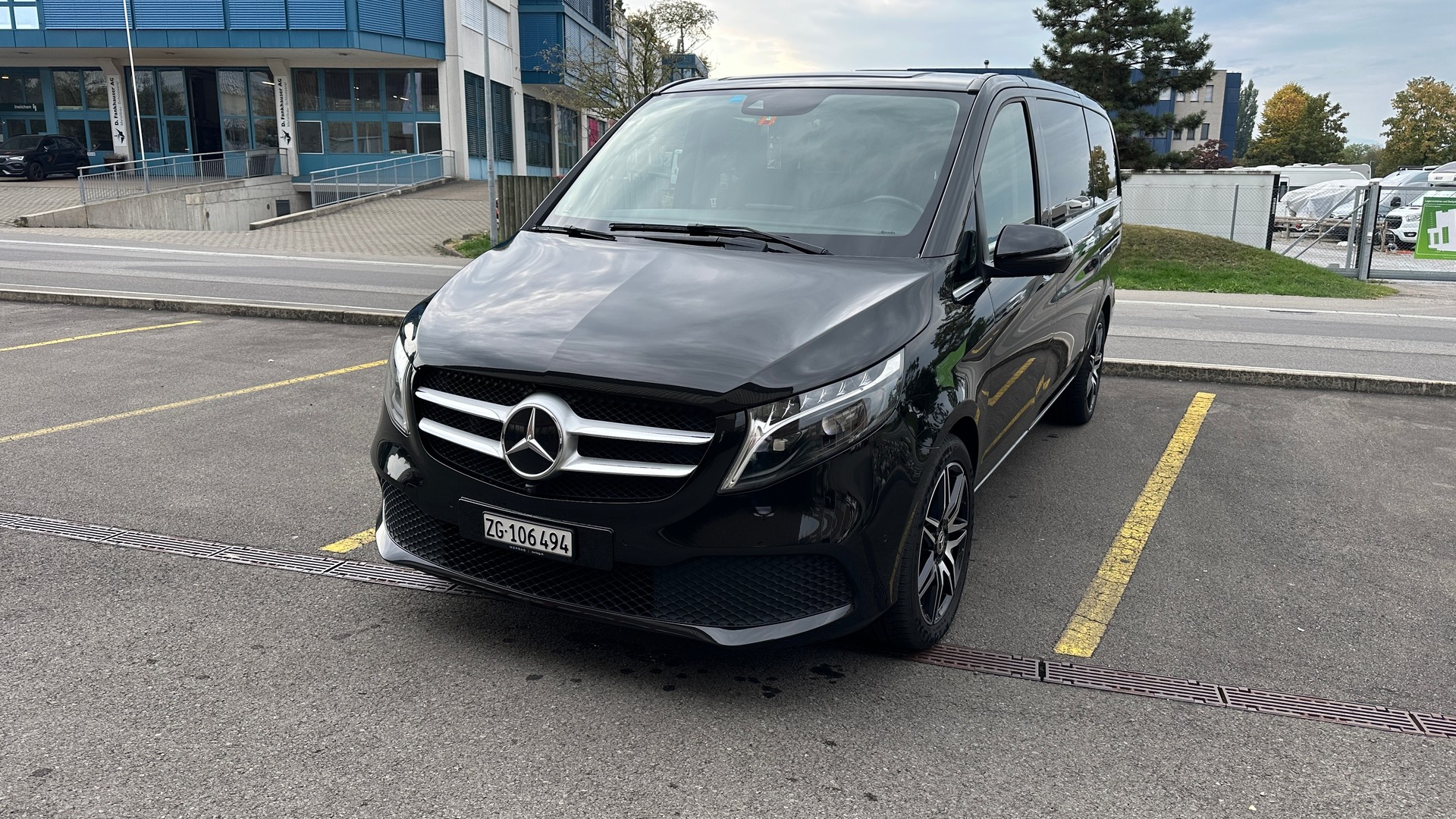 MERCEDES-BENZ V250 d 4MATIC Lang – 8 Plätze