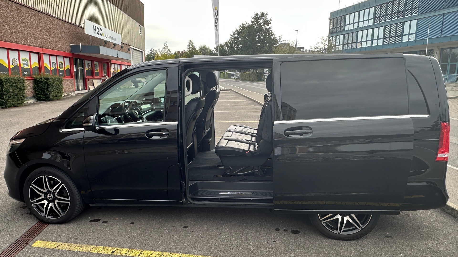 MERCEDES-BENZ V250 d 4MATIC Lang – 8 Plätze-image-15