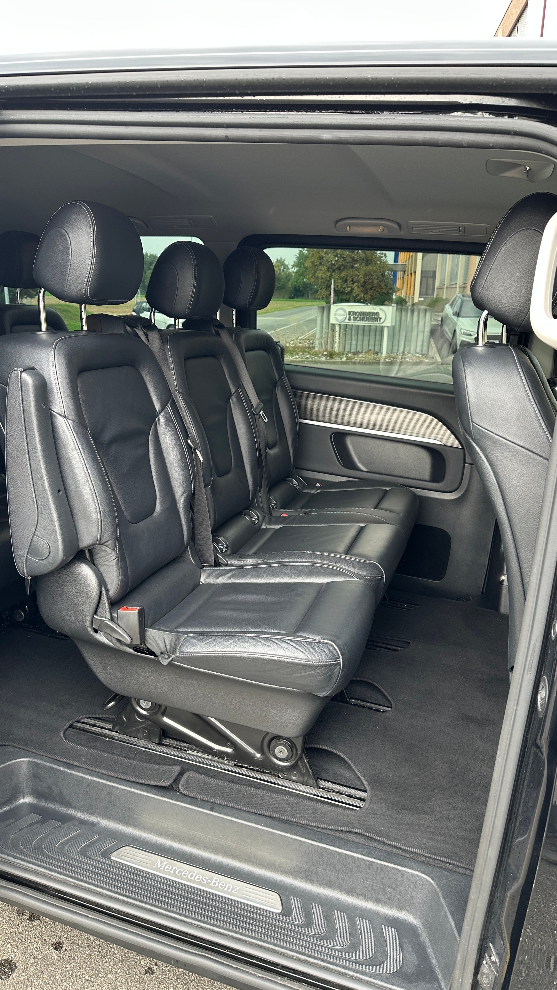MERCEDES-BENZ V250 d 4MATIC Lang – 8 Plätze-image-8